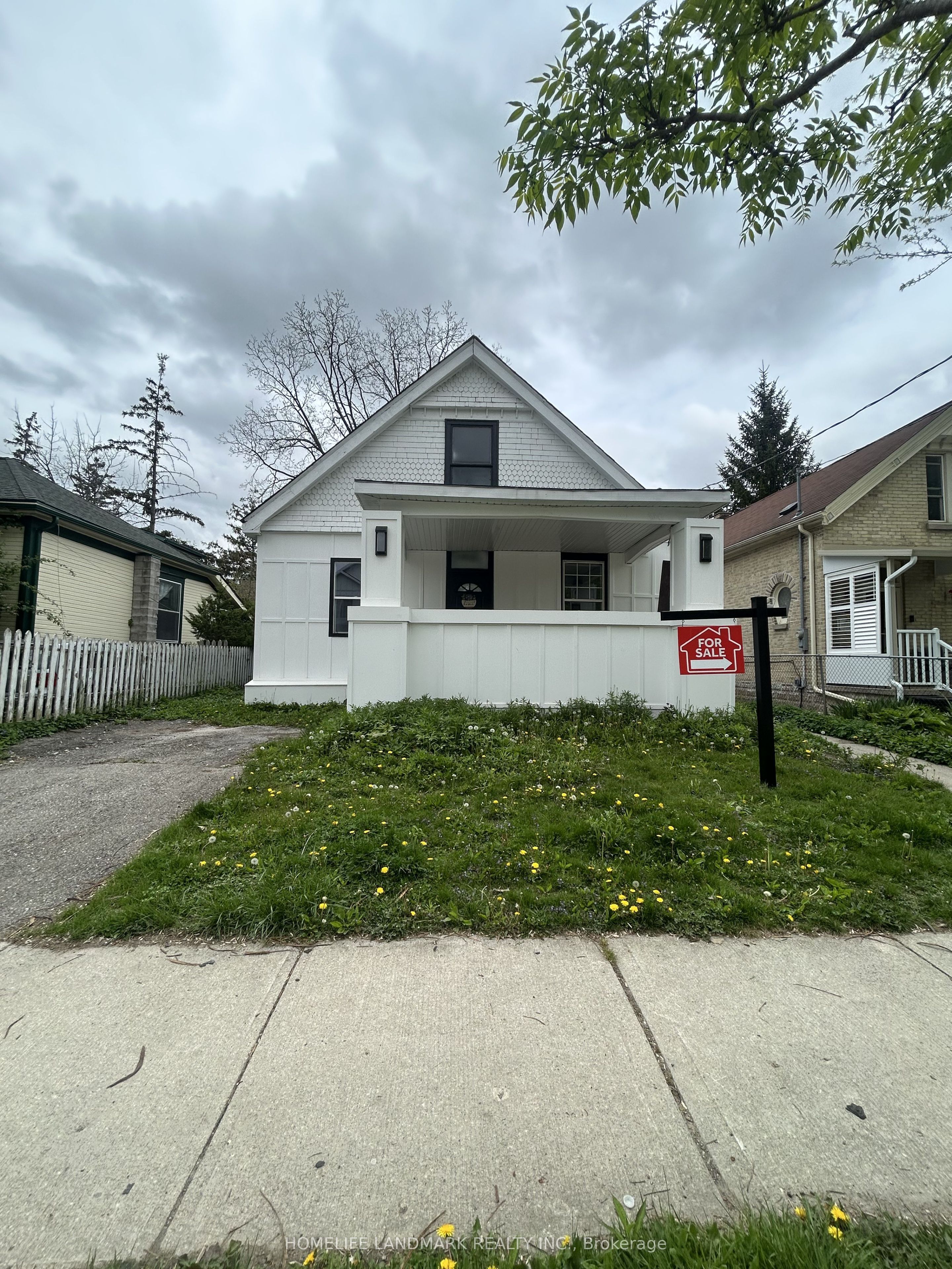 130 Langarth Street E, London South, ON N6C 1Z5 photo 2