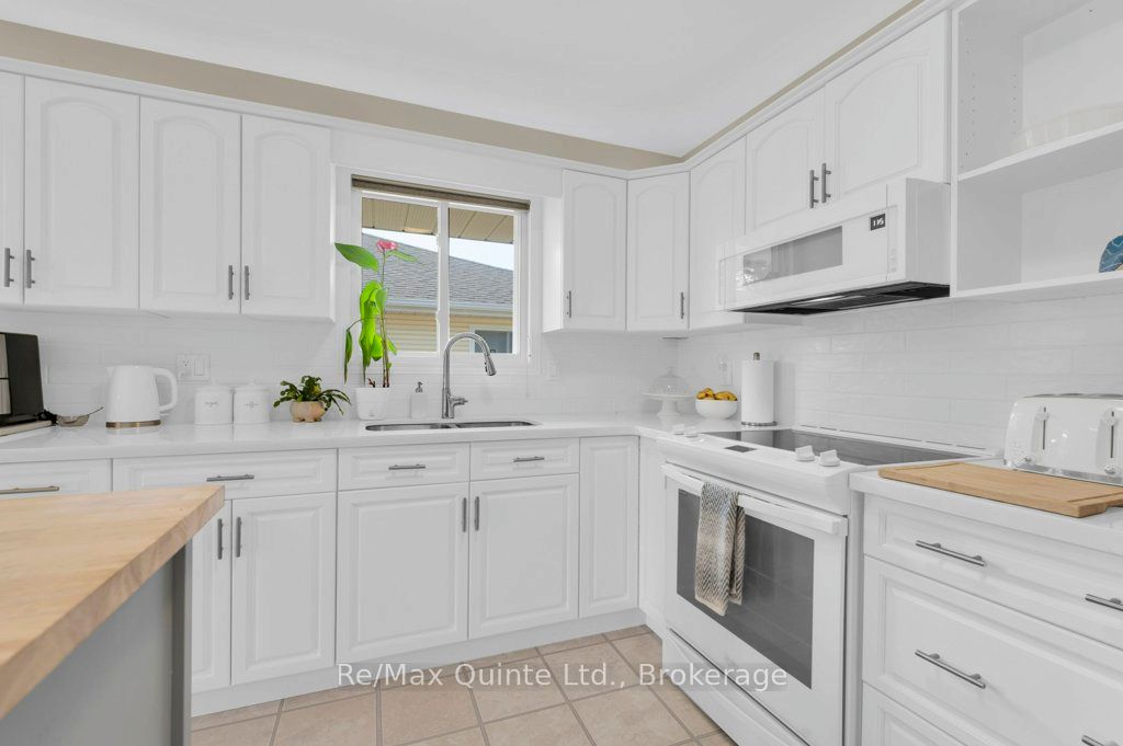 2 Heritage Drive, Prince Edward County, ON K0K 3L0 photo 5
