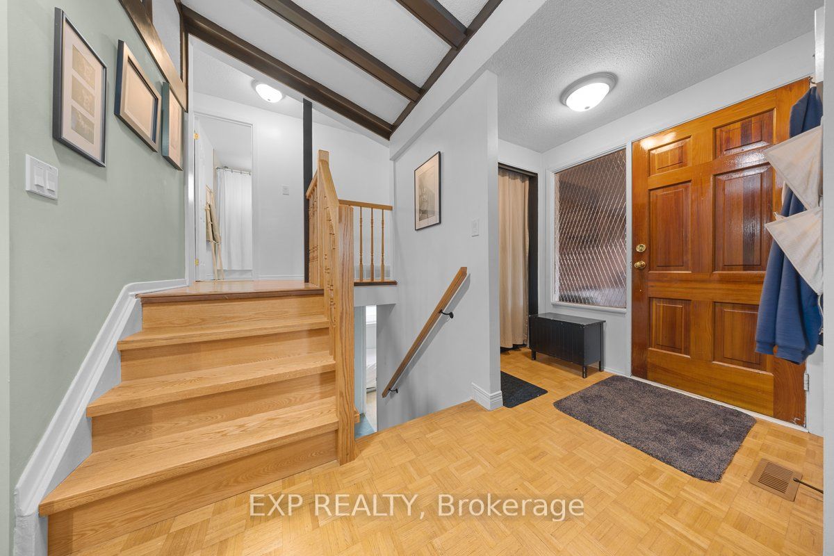 396 Hatfield Crescent, Orleans - Cumberland and Area, ON K1E 1M8 photo 4