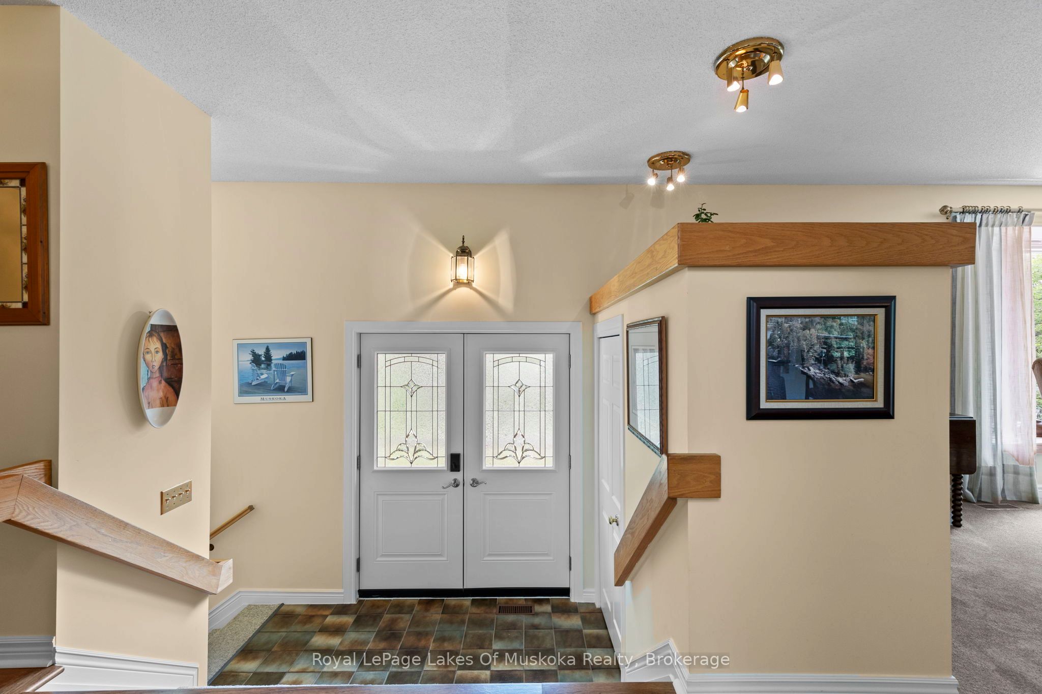 20 South Muskoka Drive, Bracebridge, ON P1L 1M4 photo 2