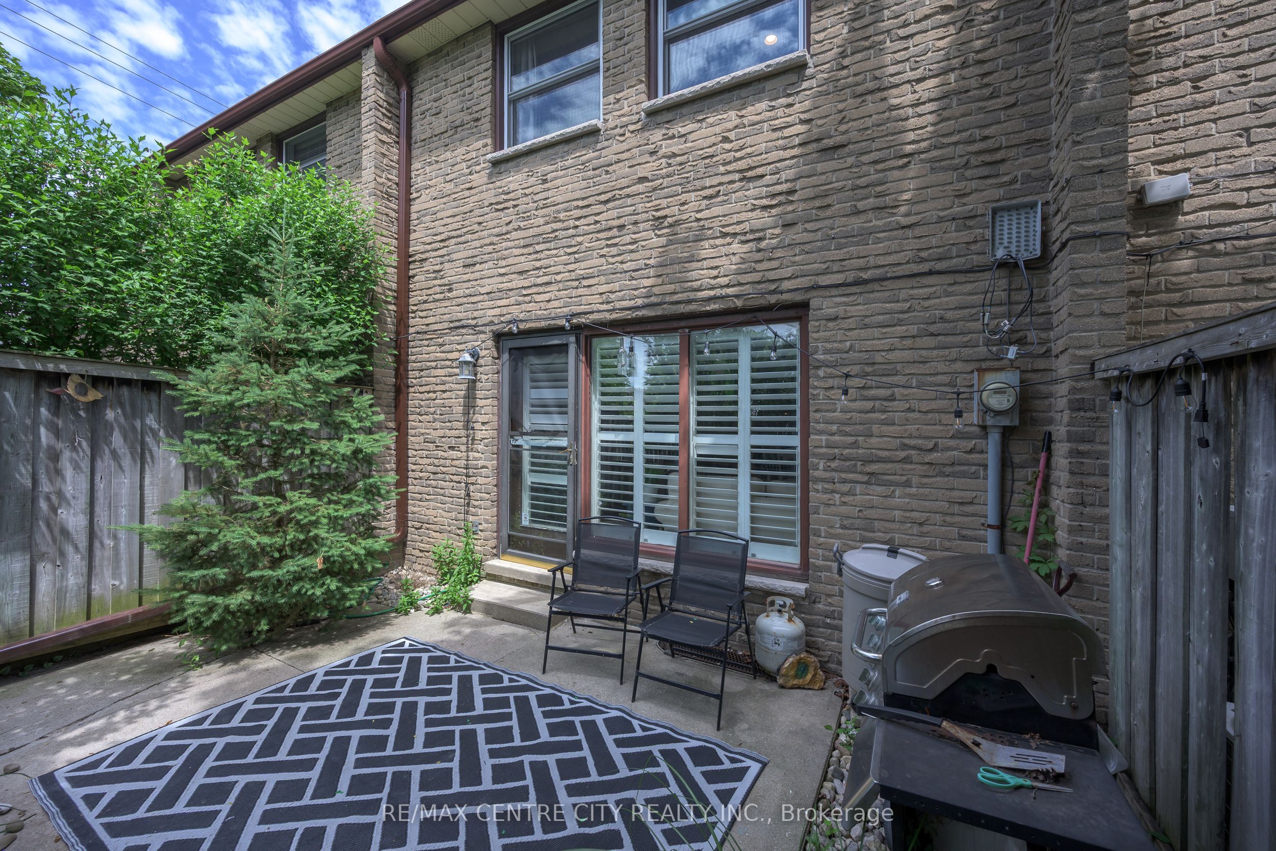 720 Wonderland Road S 3, London South, ON N6K 1L8 photo 3