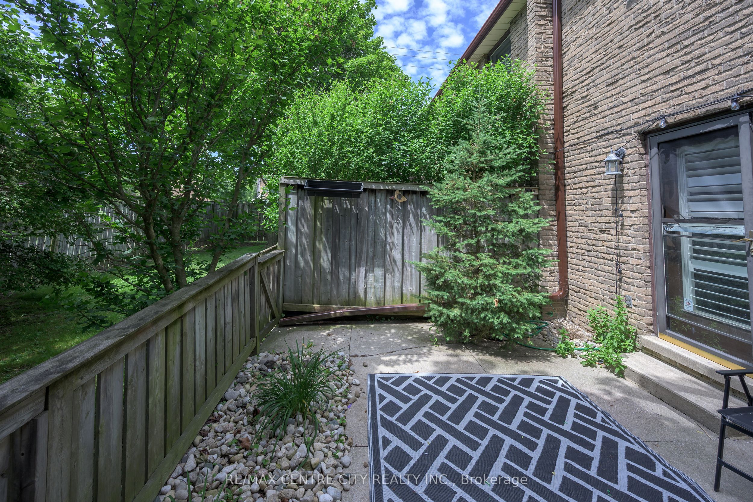 720 Wonderland Road S 3, London South, ON N6K 1L8 photo 5