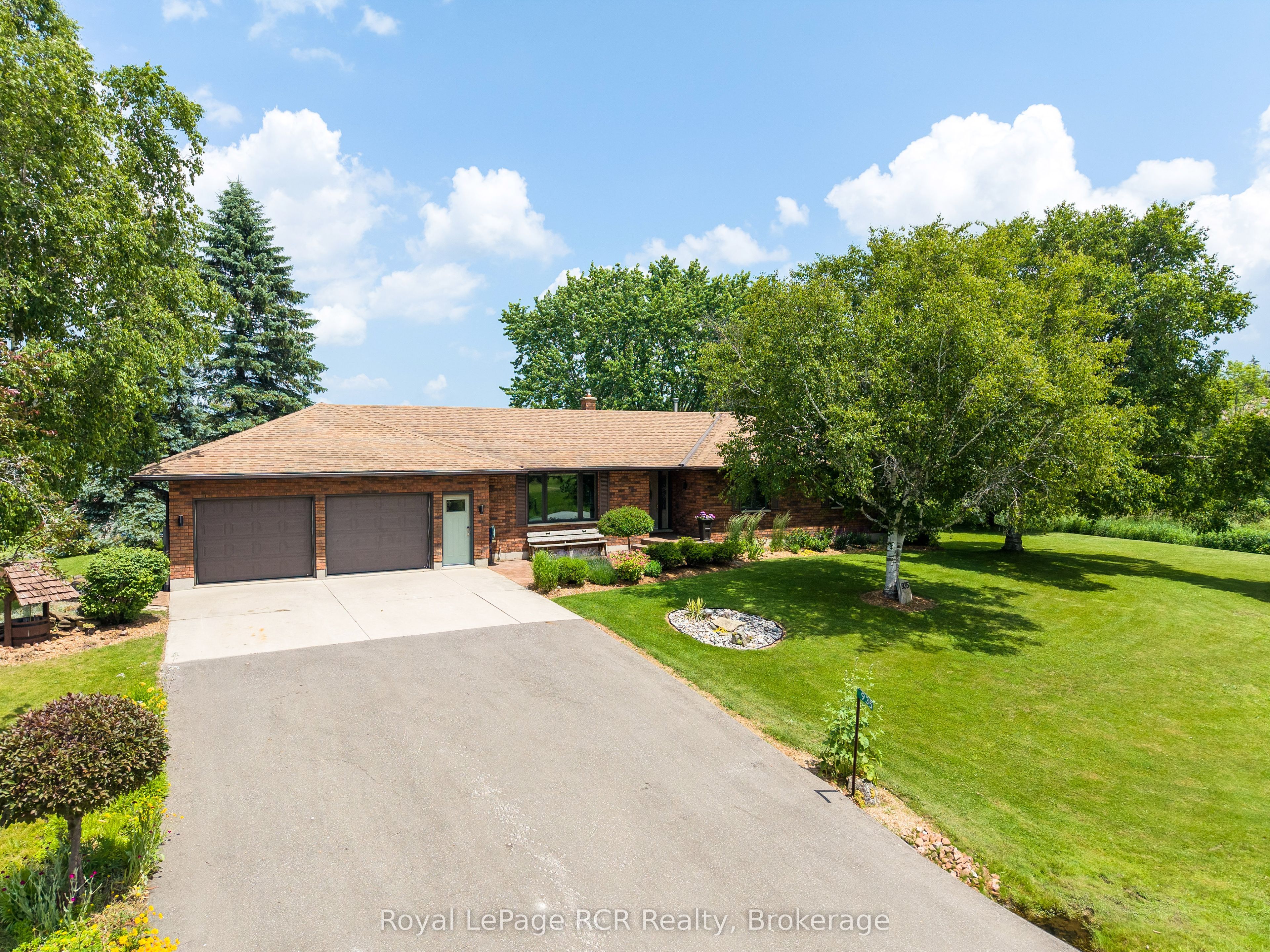 935 27th Street W, Georgian Bluffs, ON N4K 0G3 photo 2