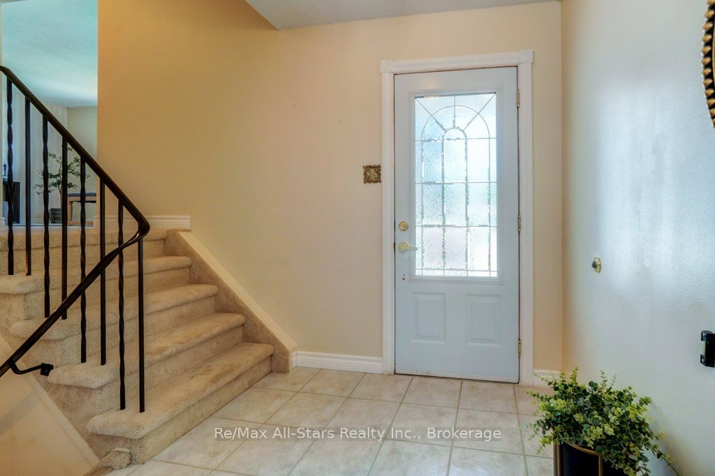 15 Edwin Street, Kawartha Lakes, ON K9V 4X9 photo 3