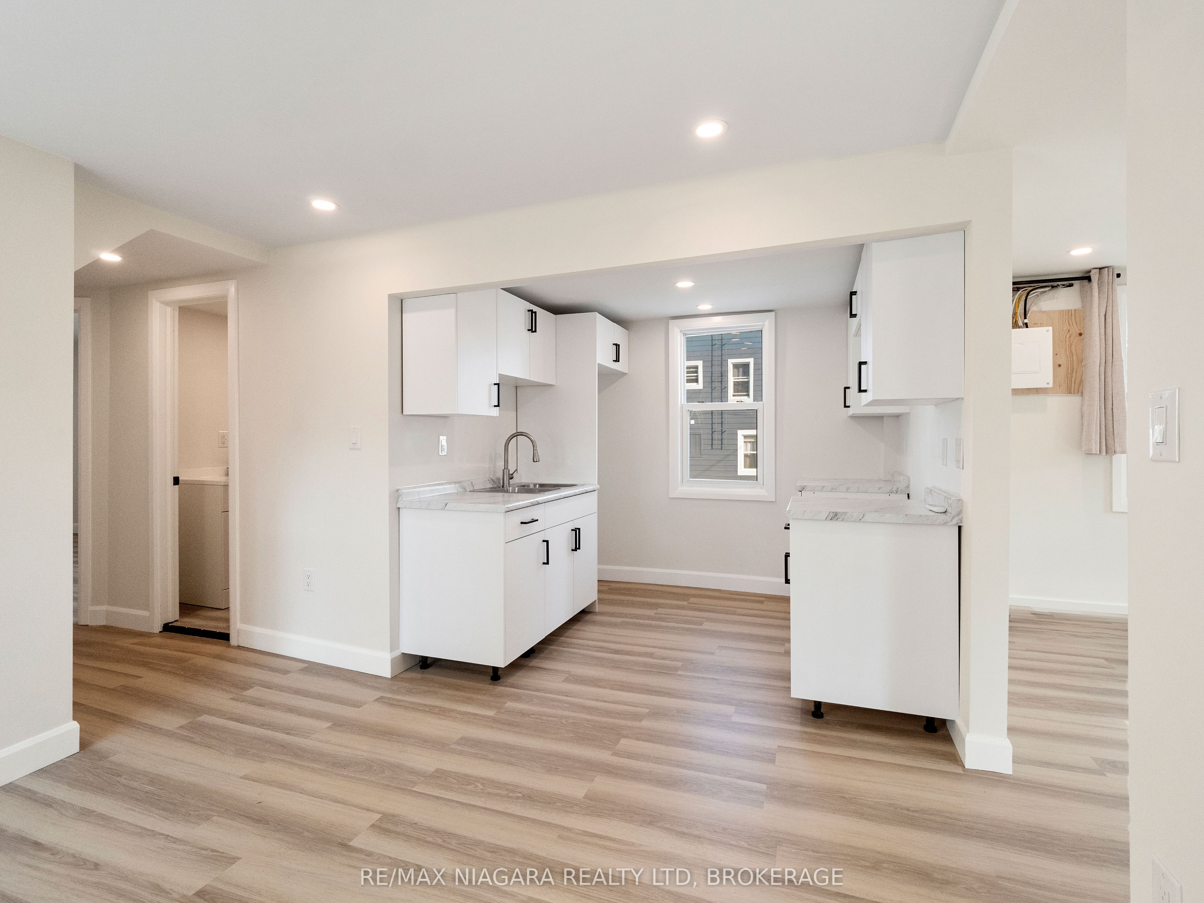 132 Waterloo Street 1, Fort Erie, ON L2A 3K2 photo 4