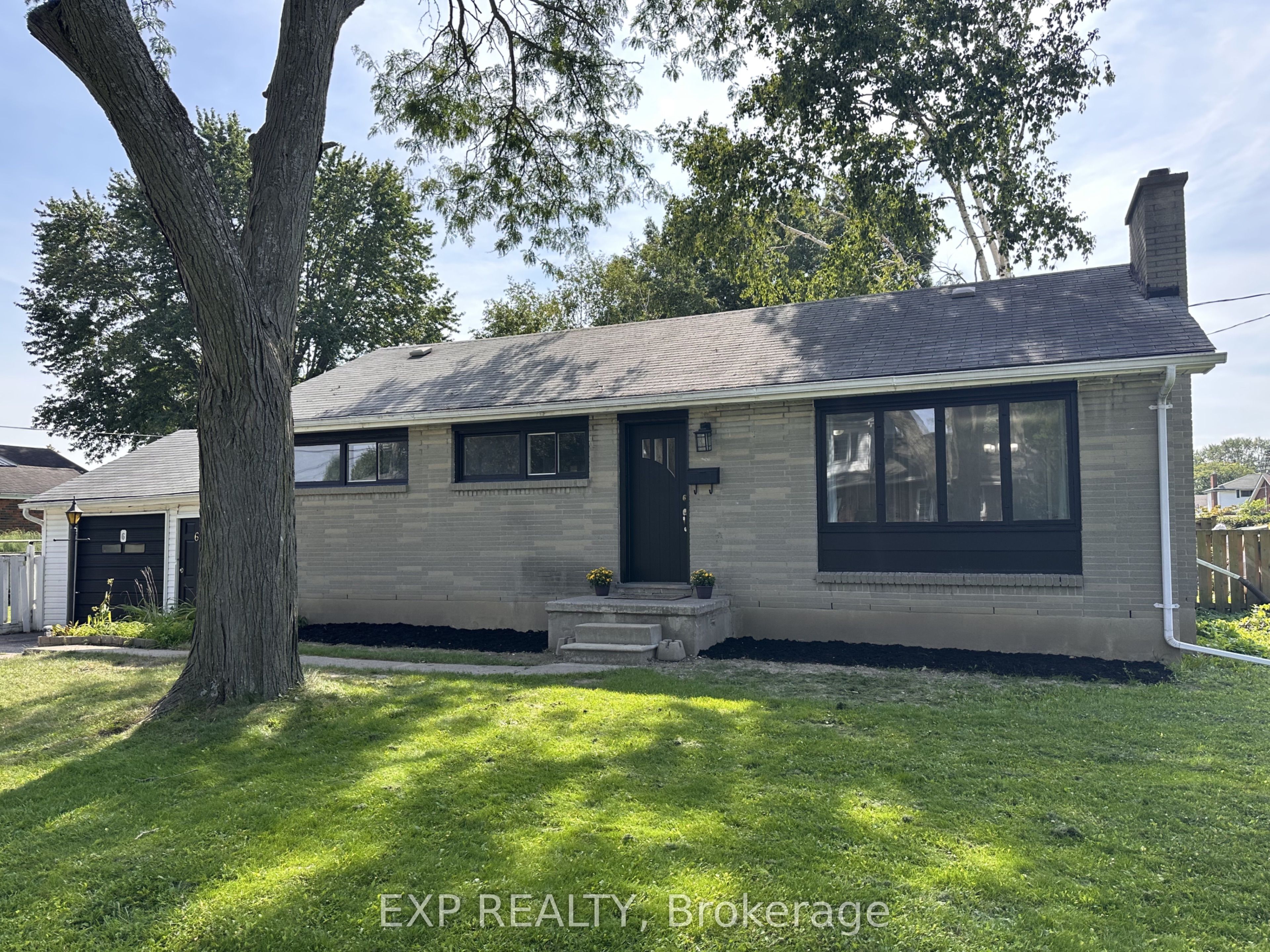 6 Woodland Acres W, Belleville, ON K8N 4K1 photo 3