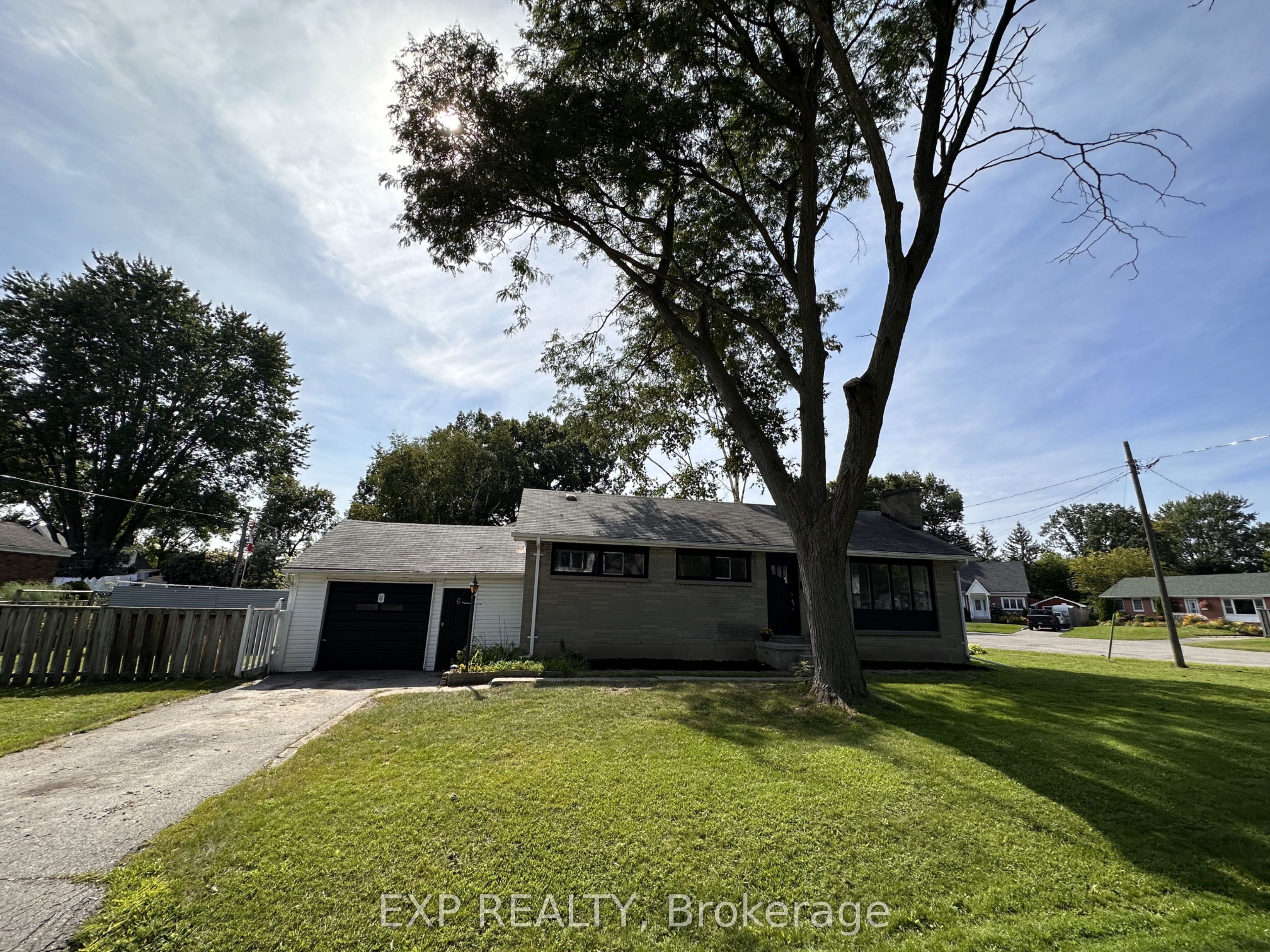 6 Woodland Acres W, Belleville, ON K8N 4K1 photo 4