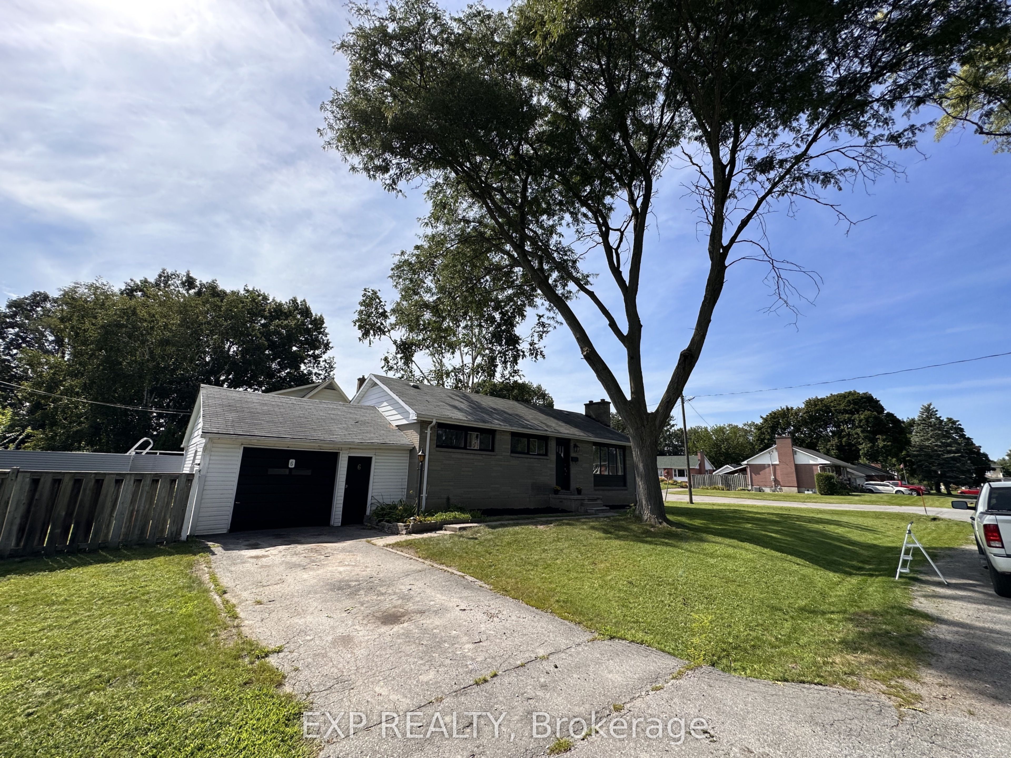 6 Woodland Acres W, Belleville, ON K8N 4K1 photo 5