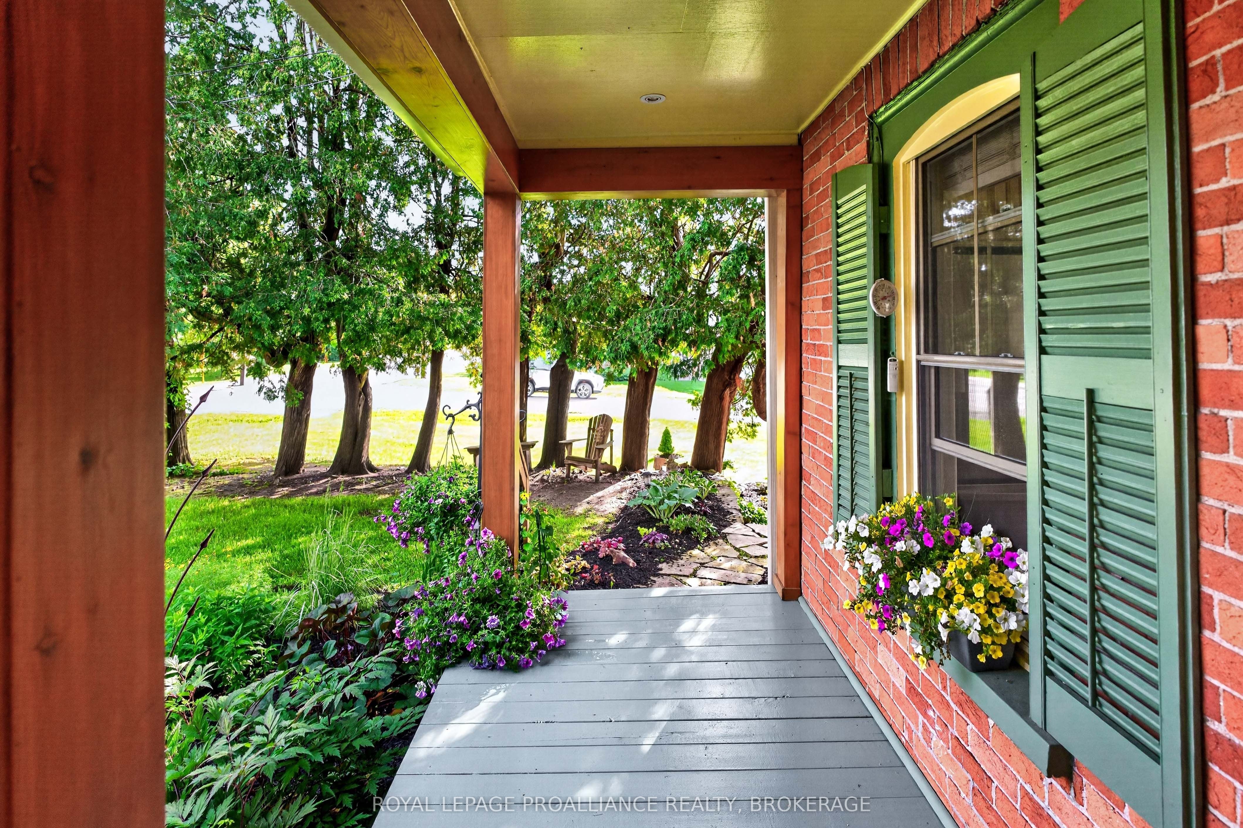 15 Rideau Street, Westport, ON K0G 1X0 photo 3