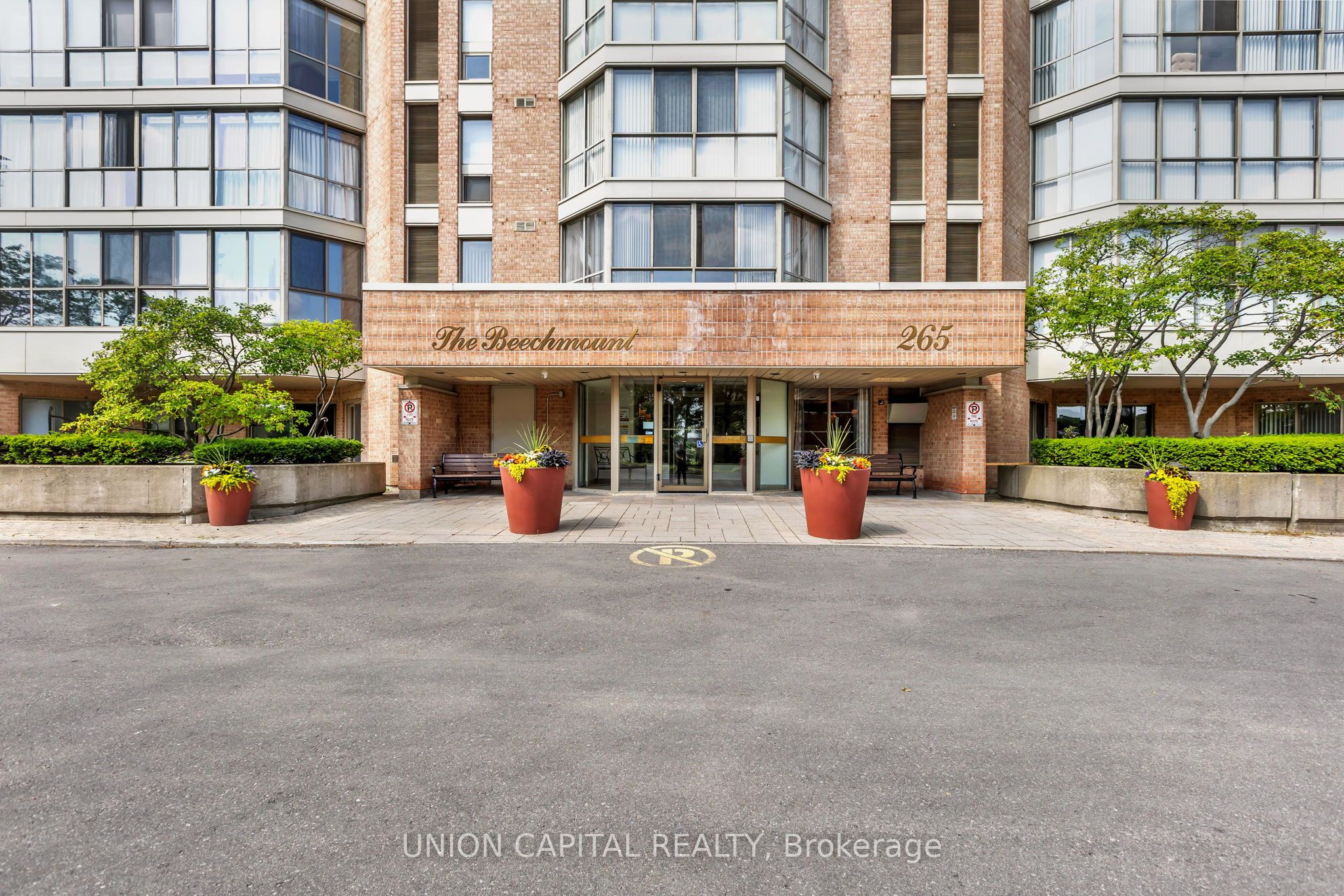 265 Westcourt Place 502, Waterloo, ON N2L 6E4 photo 3
