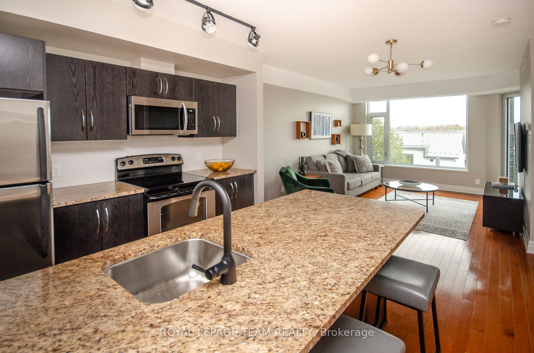 1433 WELLINGTON Street W 302, Tunneys Pasture and Ottawa West, ON K1Y 2X4 photo 5
