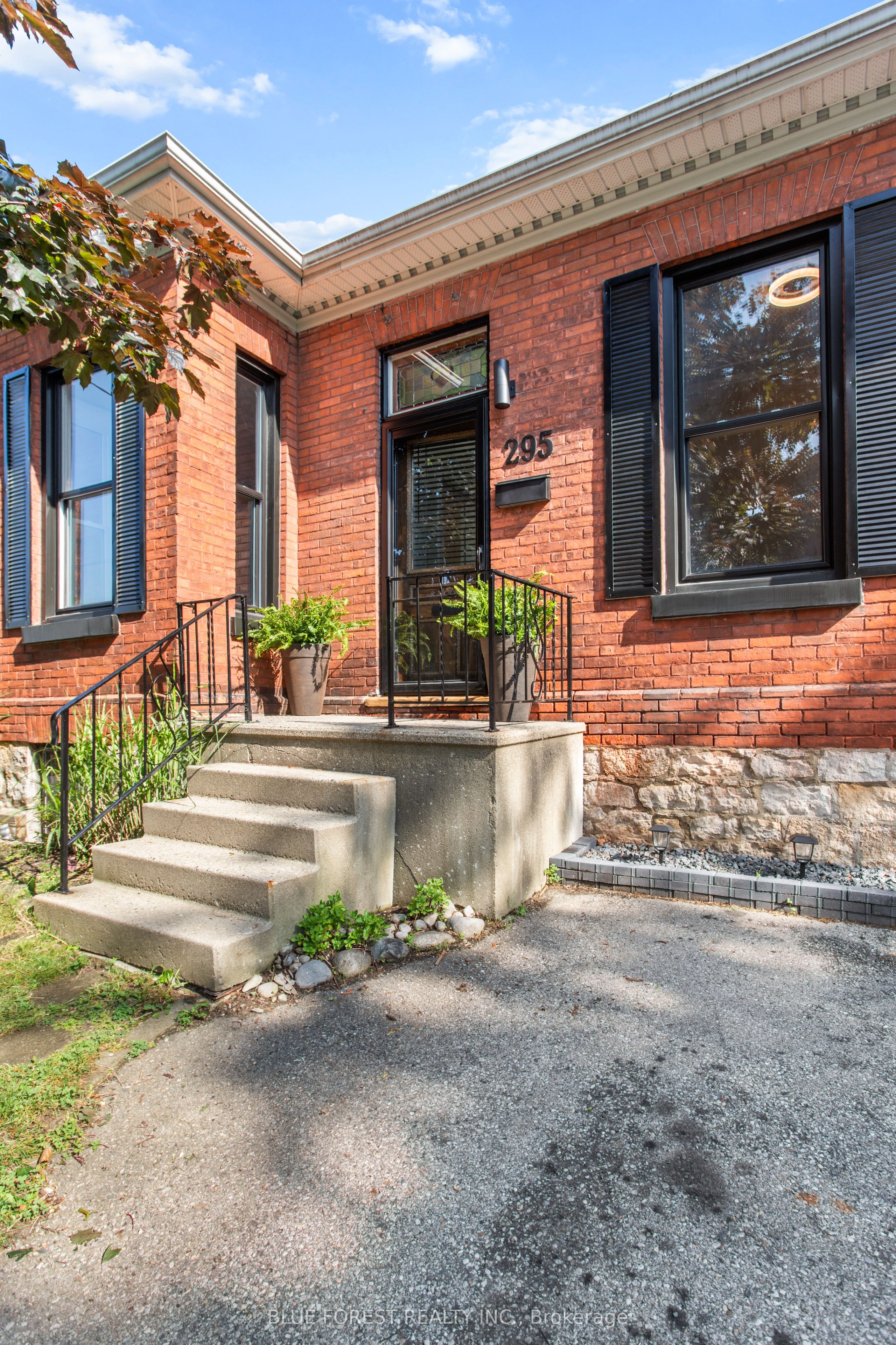 295 Buller Street, Woodstock, ON N4S 4M6 photo 2