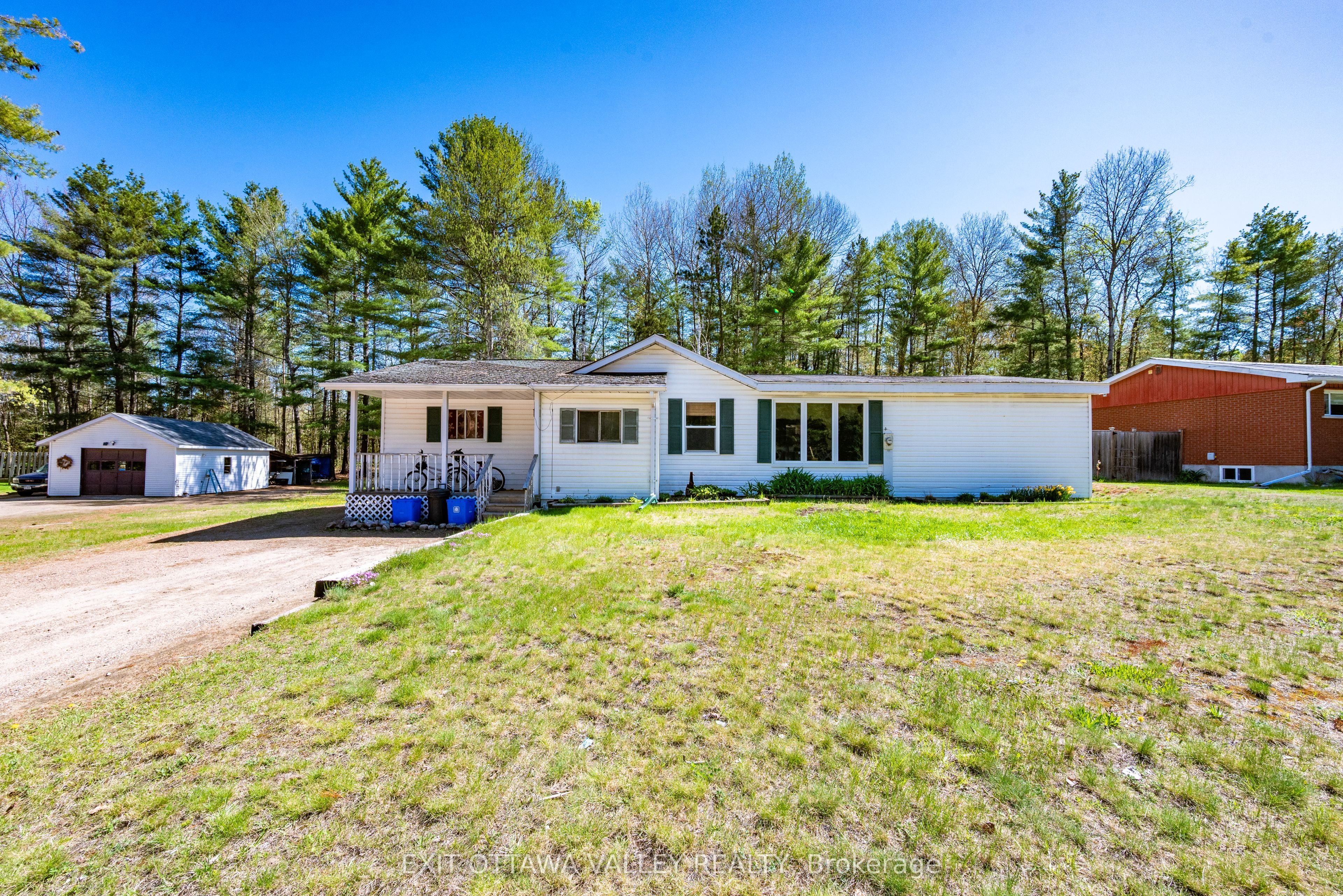 32848 Highway 17 Highway, Laurentian Hills, ON K0J 1P0