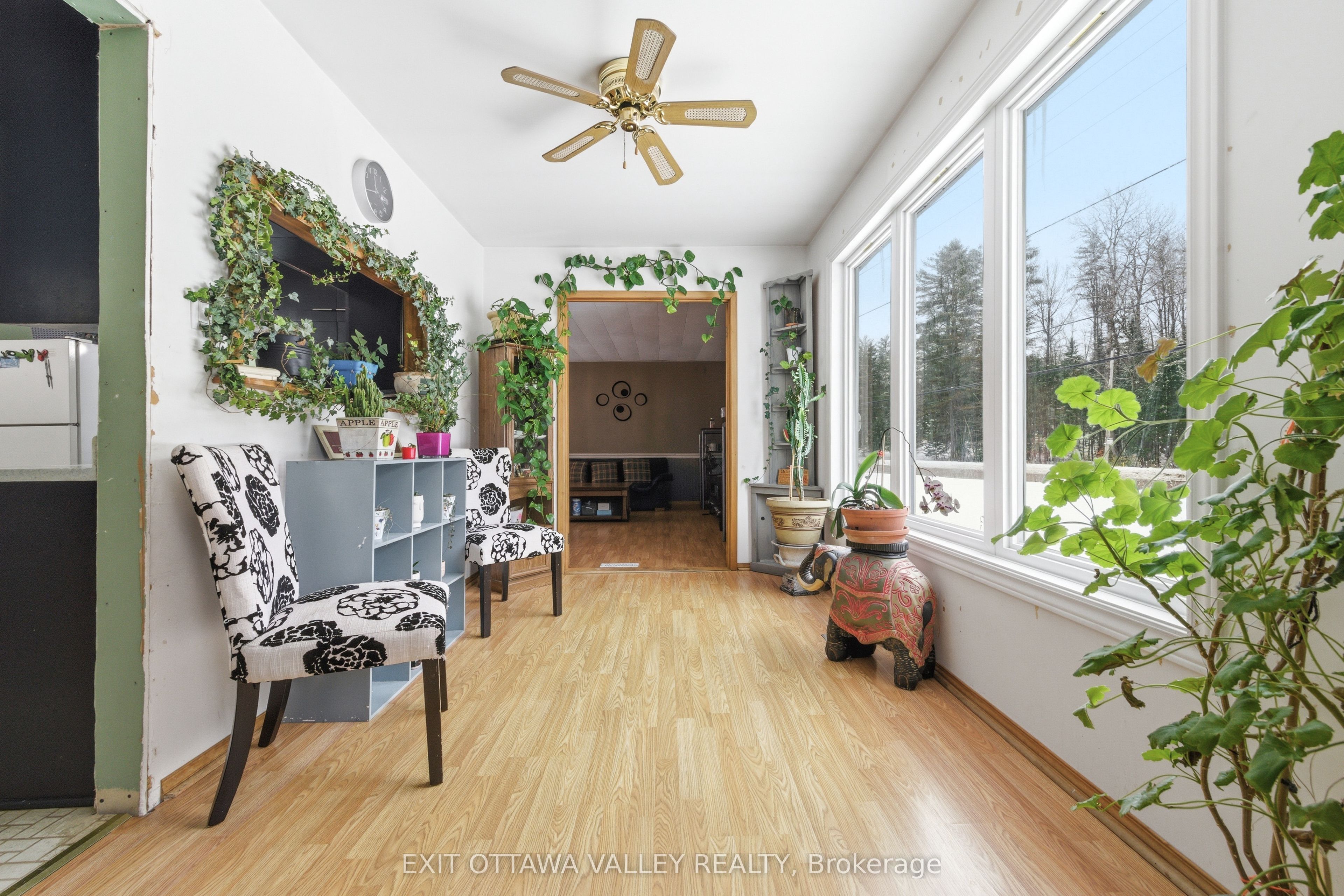 32848 Highway 17 Highway, Laurentian Hills, ON K0J 1P0 photo 4