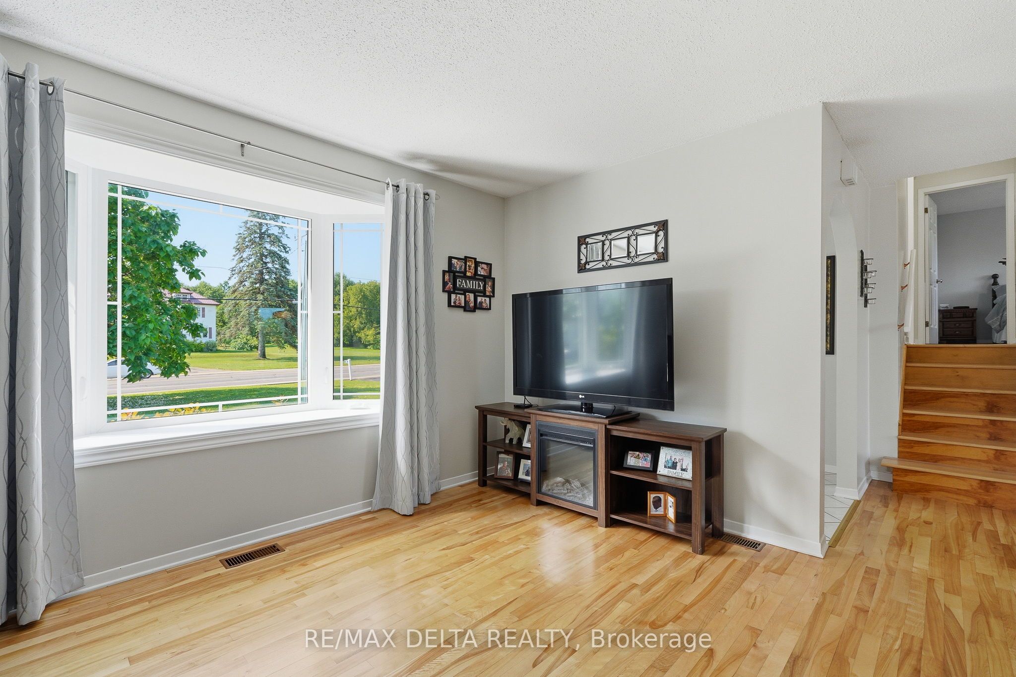915 Elizabeth Road, Alfred and Plantagenet, ON K0B 1C0 photo 5