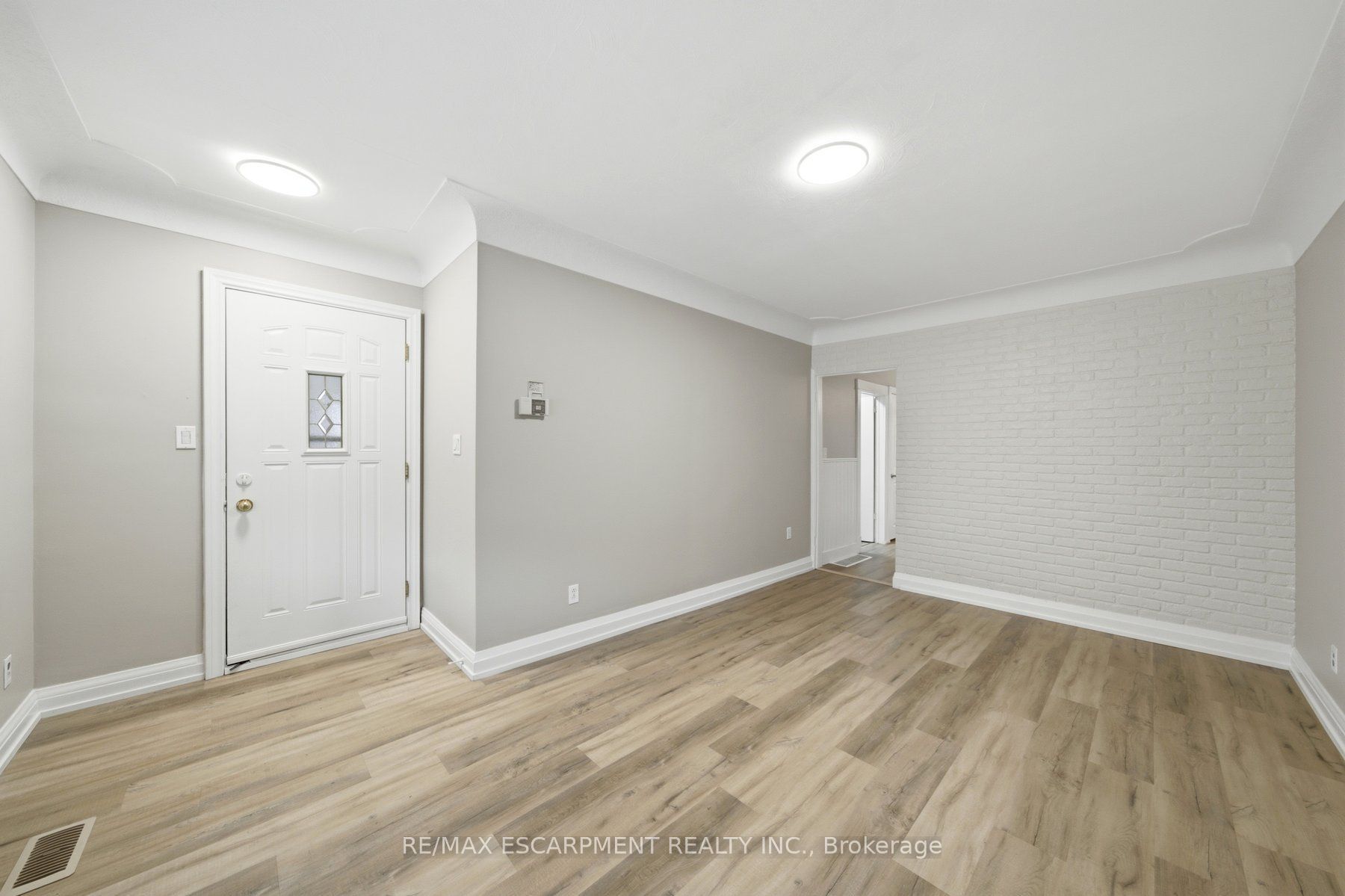81 Cambridge Avenue, Hamilton, ON L8H 1T7 photo 4