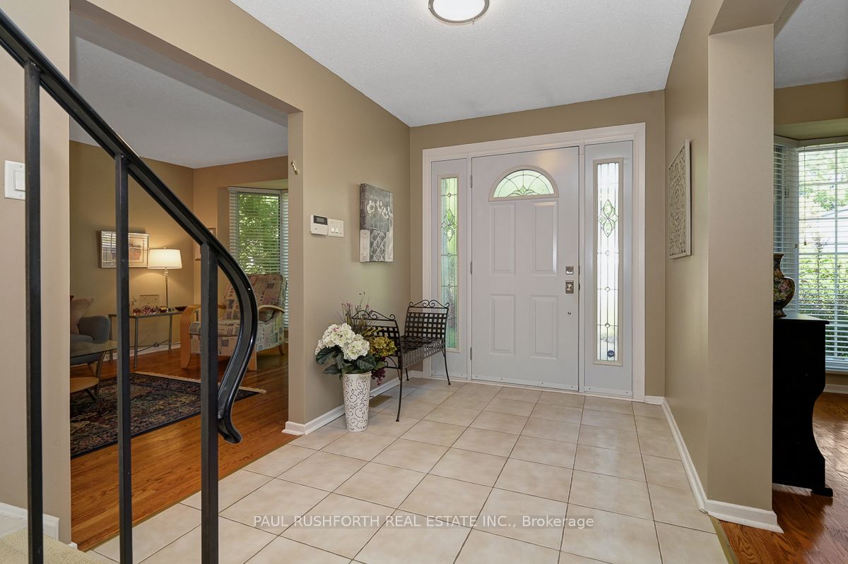 10 Cosburn Avenue, South of Baseline to Knoxdale, ON K2H 8A1 photo 2