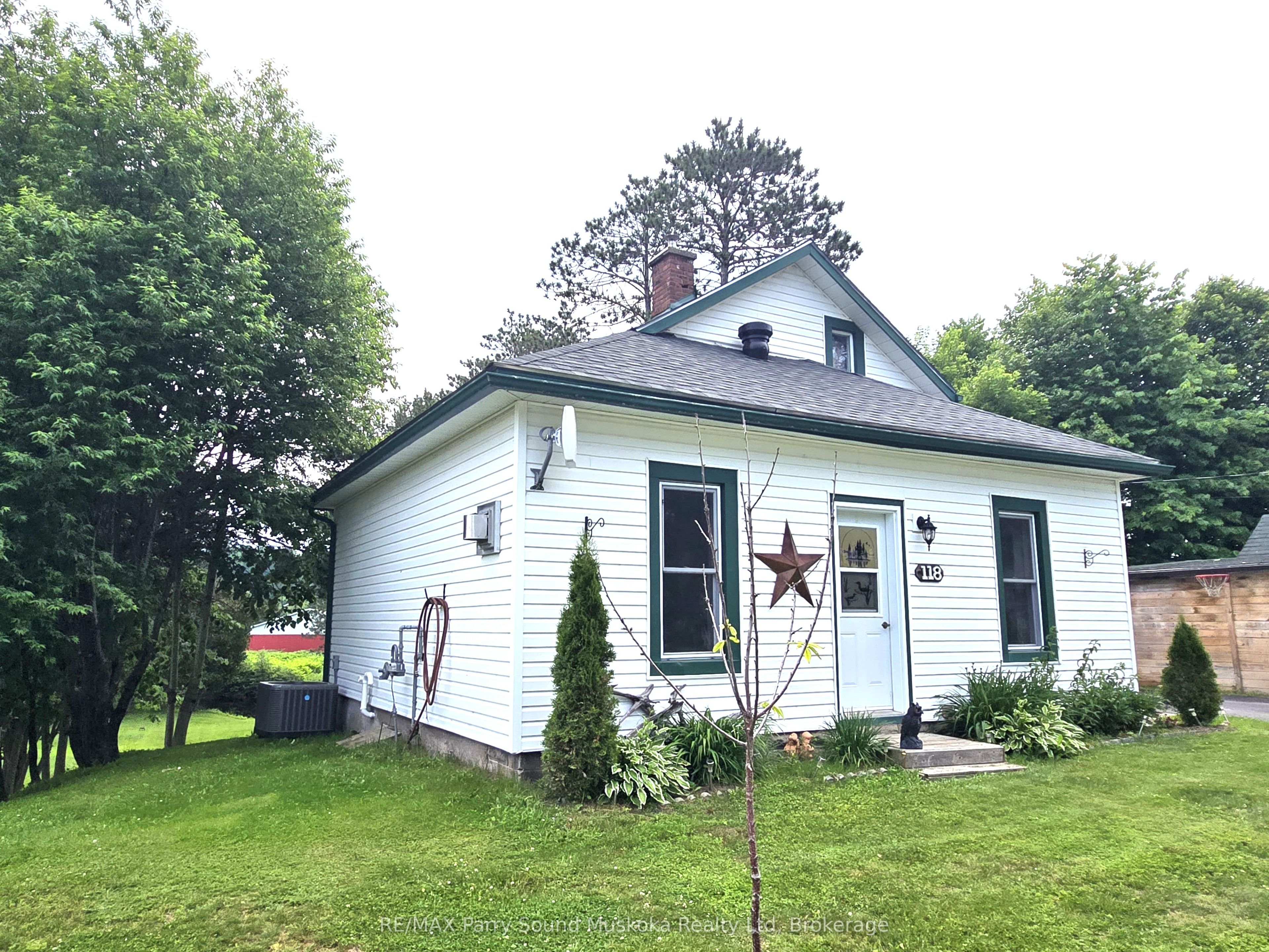 118 Dimsdale Street, Burk's Falls, ON P0A 1C0 photo 2