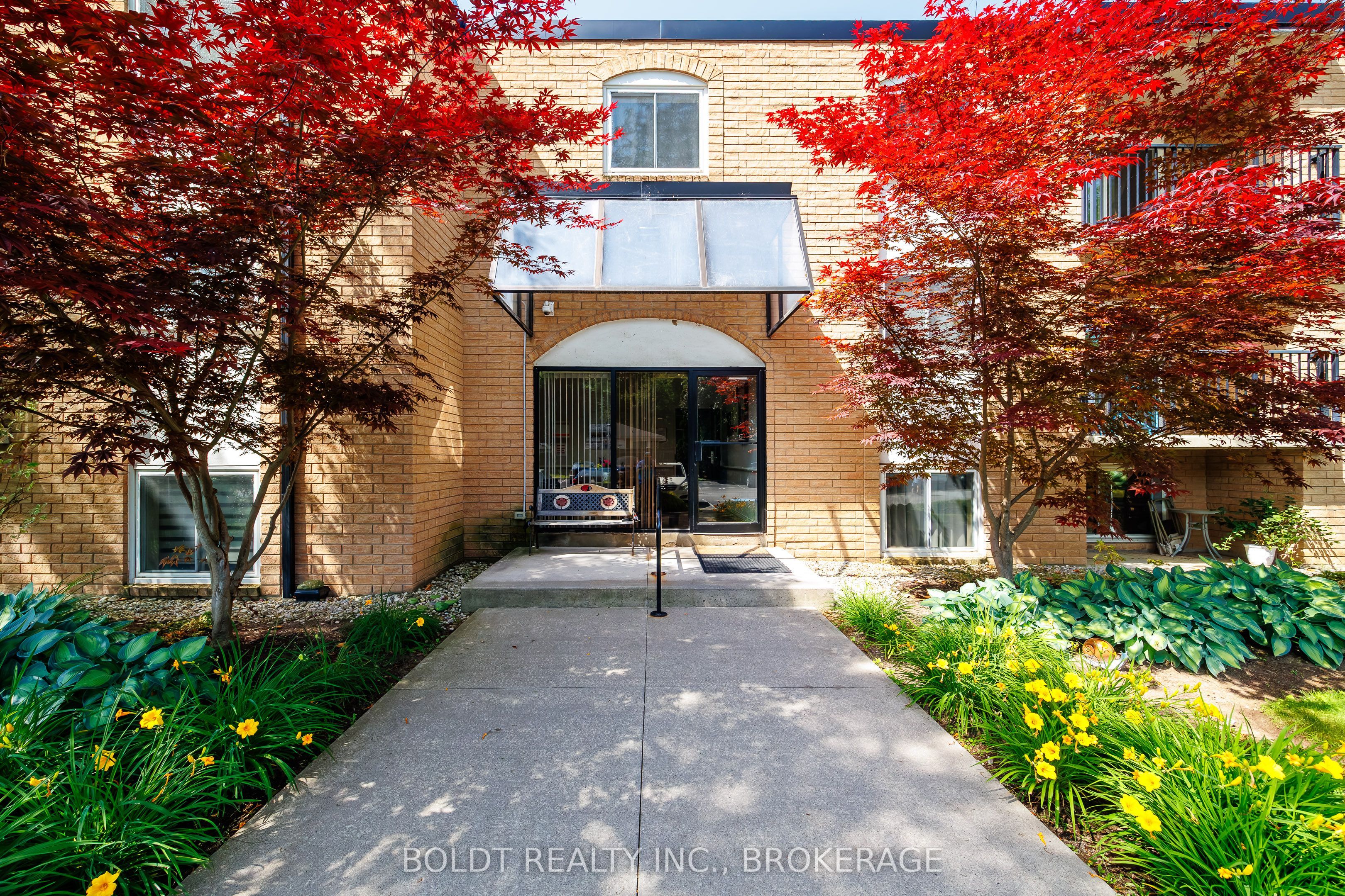 6 Westlake Lane 210, St. Catharines, ON L2N 5S3 photo 2
