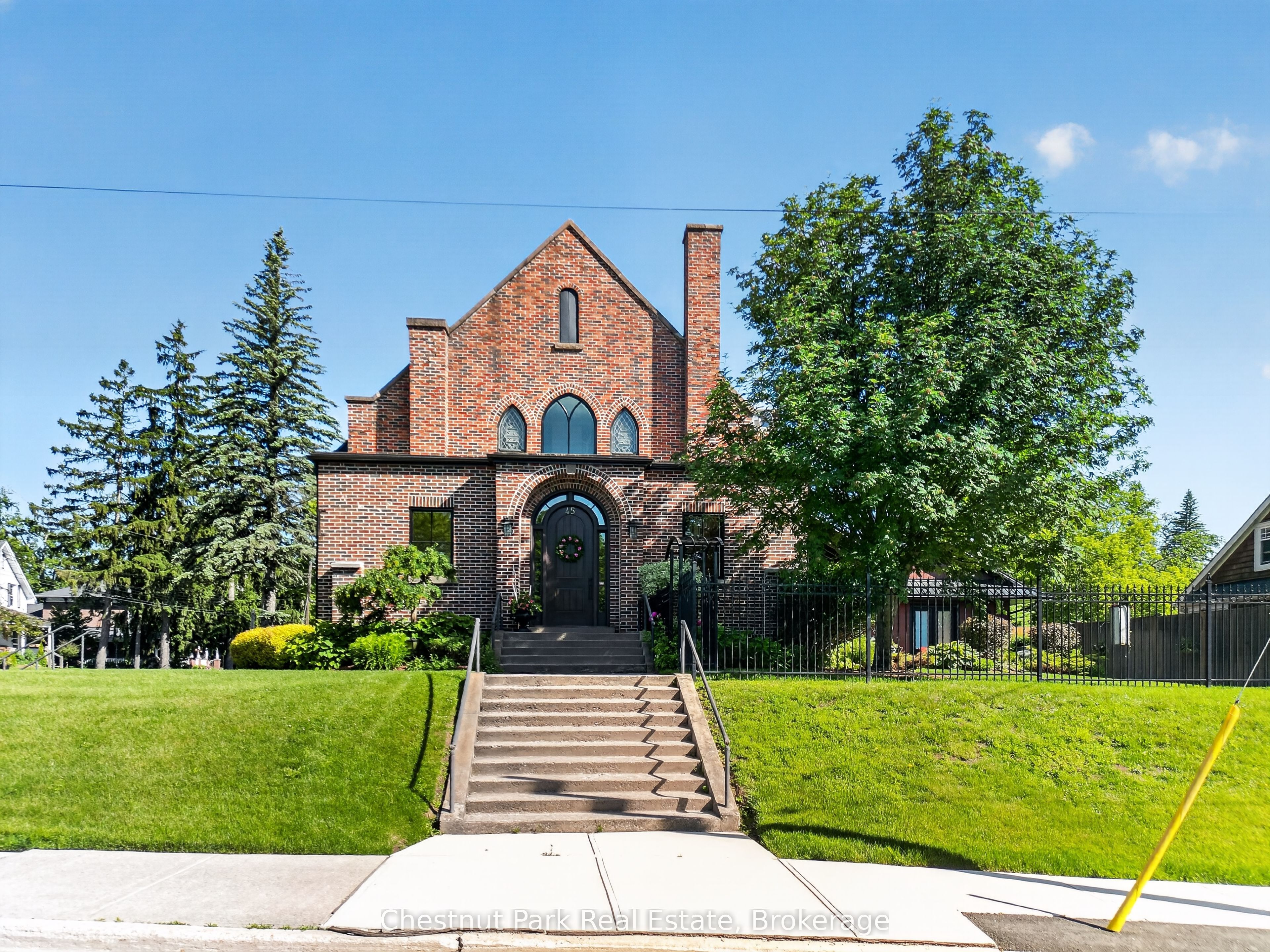 45 McMurray Street, Bracebridge, ON P1L 2A1