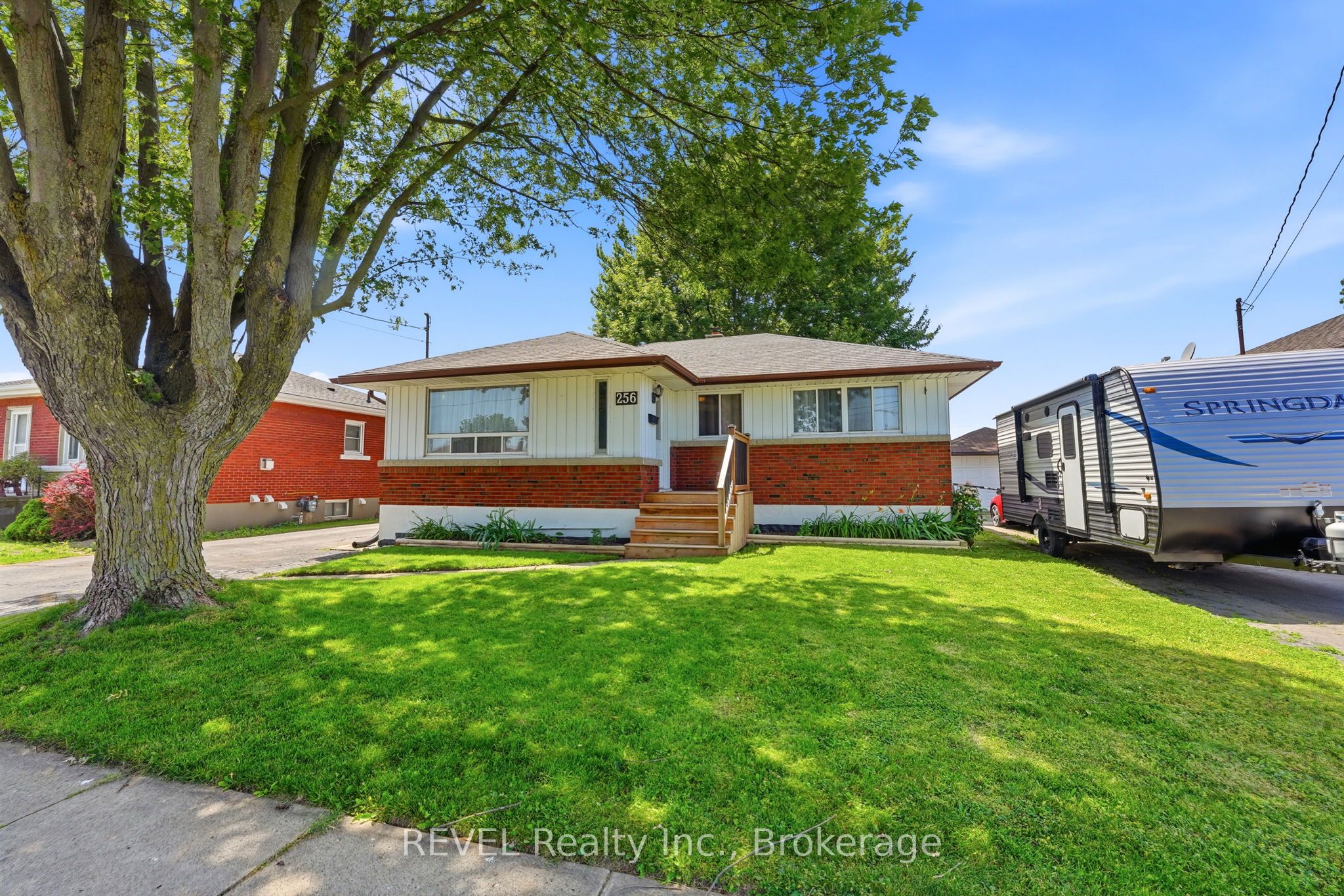 256 Clarke Street, Port Colborne, ON L3K 2G5 photo 2
