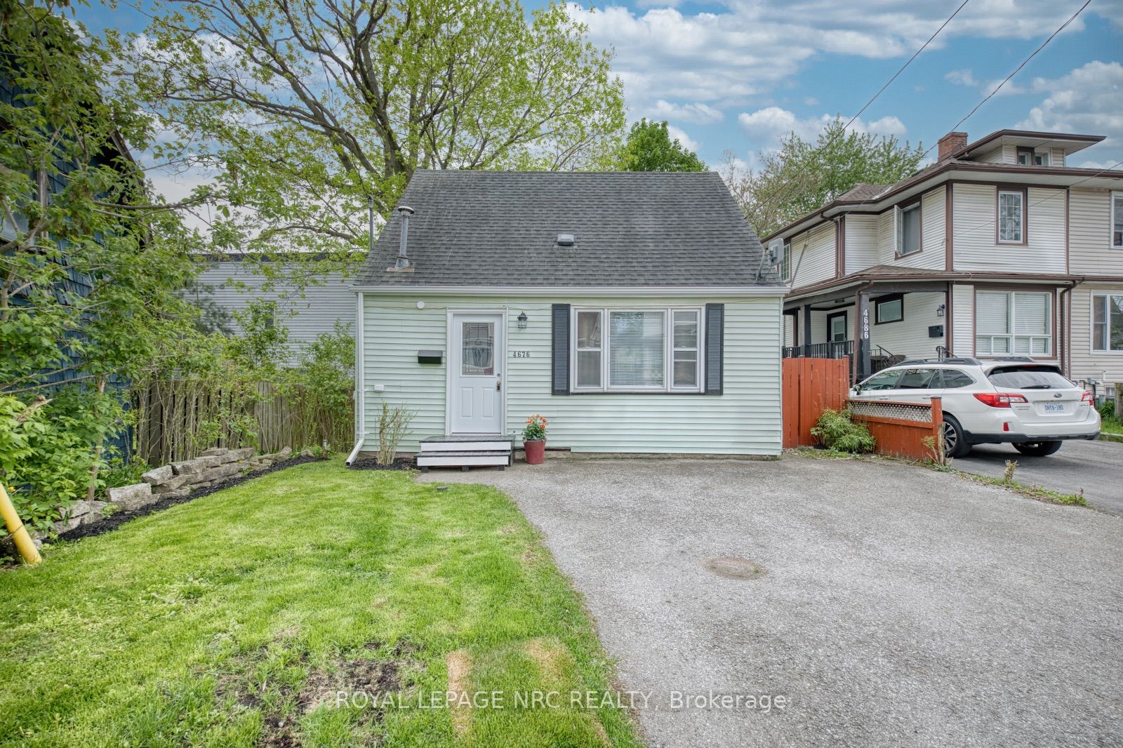 4676 McDougall Crescent, Niagara Falls, ON L2E 1B7