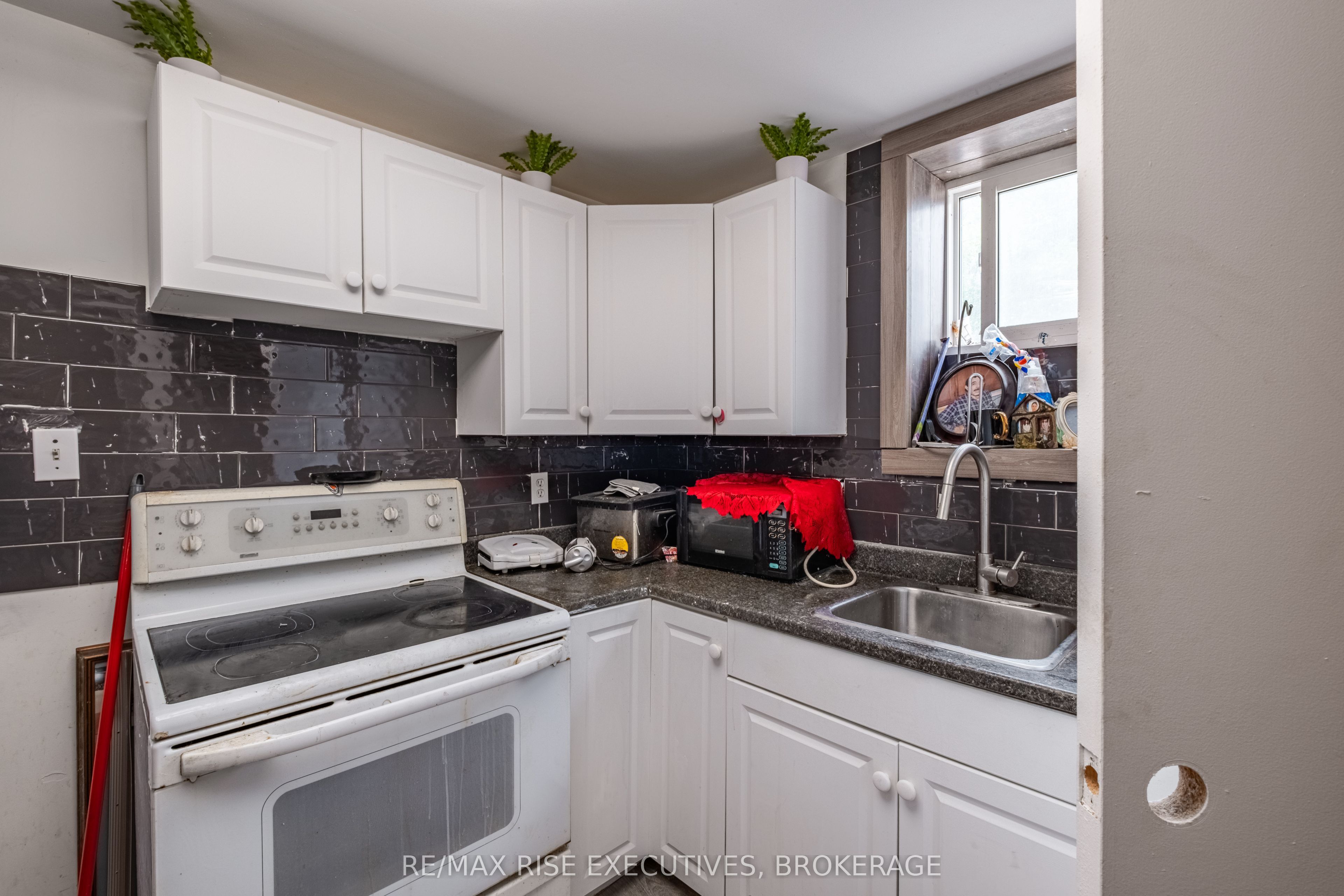 61 Seventh Avenue, Kingston, ON K7K 2M5 photo 5