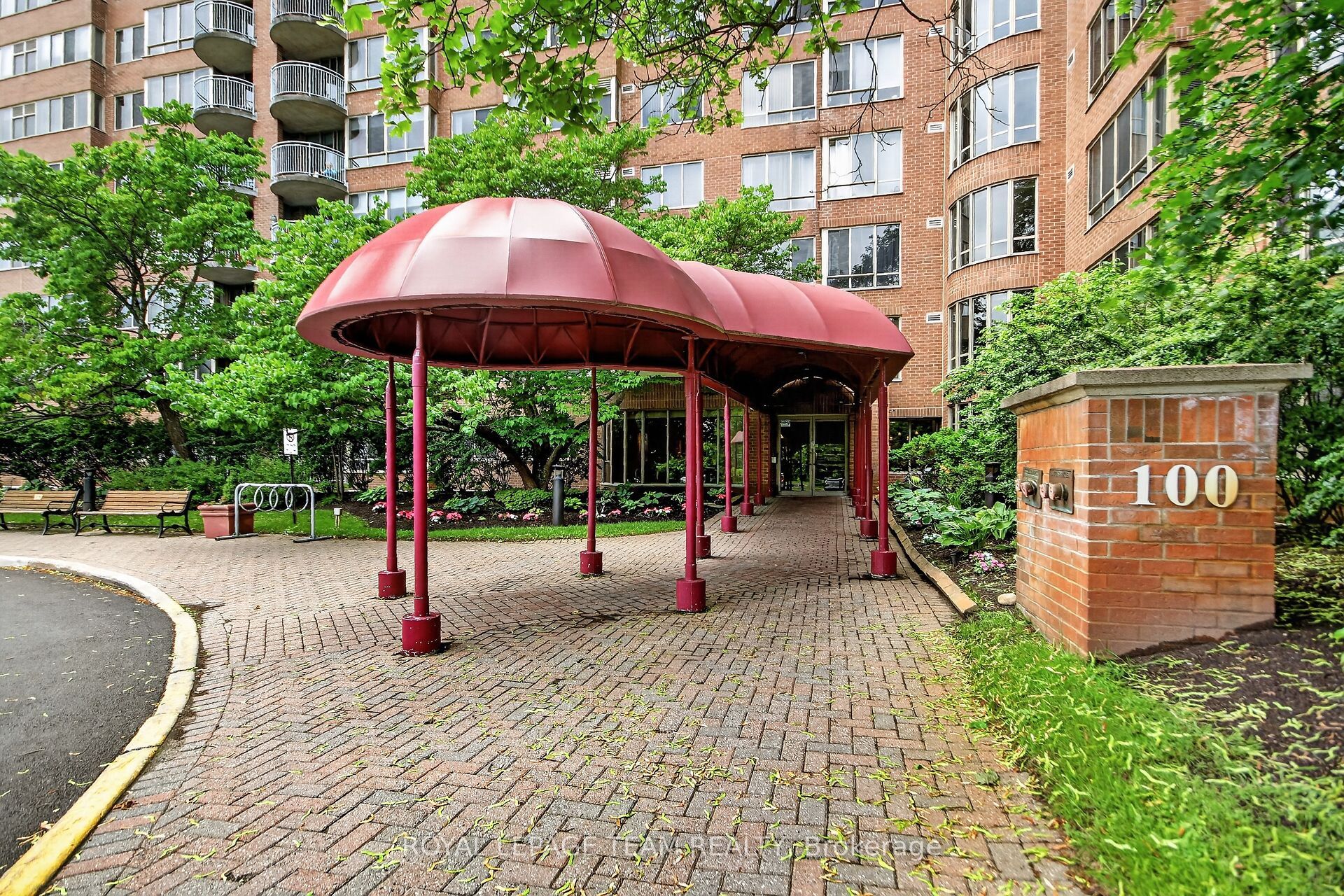100 Grant Carman Drive 201, Cityview - Parkwoods Hills - Rideau Shore, ON K2E 8B8 photo 3