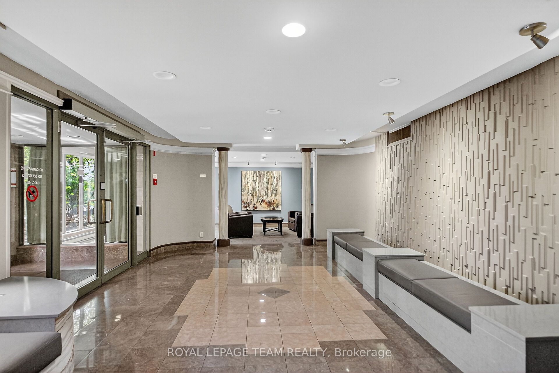 100 Grant Carman Drive 201, Cityview - Parkwoods Hills - Rideau Shore, ON K2E 8B8 photo 4