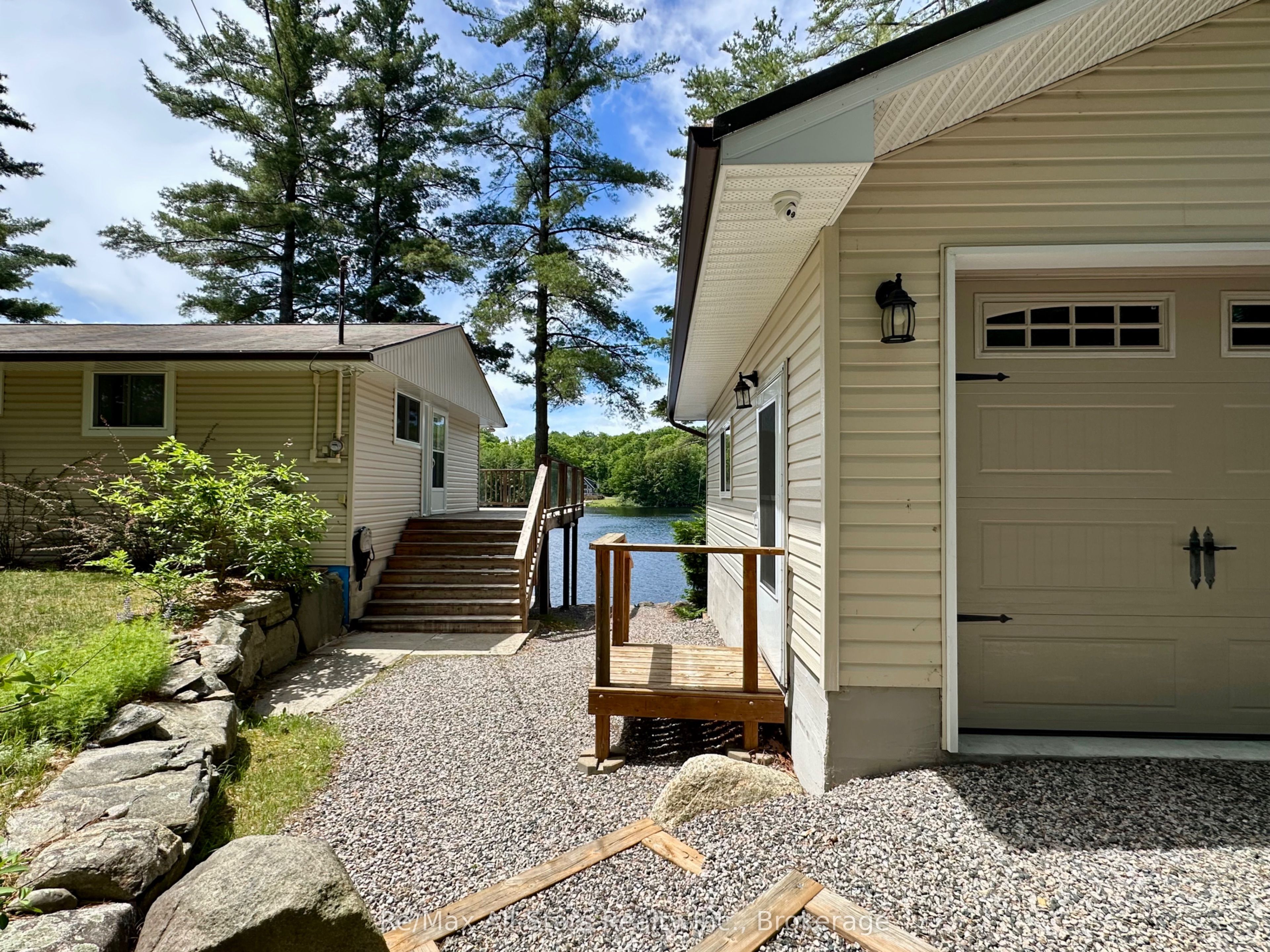 1006 Youngs Road Cottage # 9, Muskoka Lakes, ON P0B 1J0 photo 2