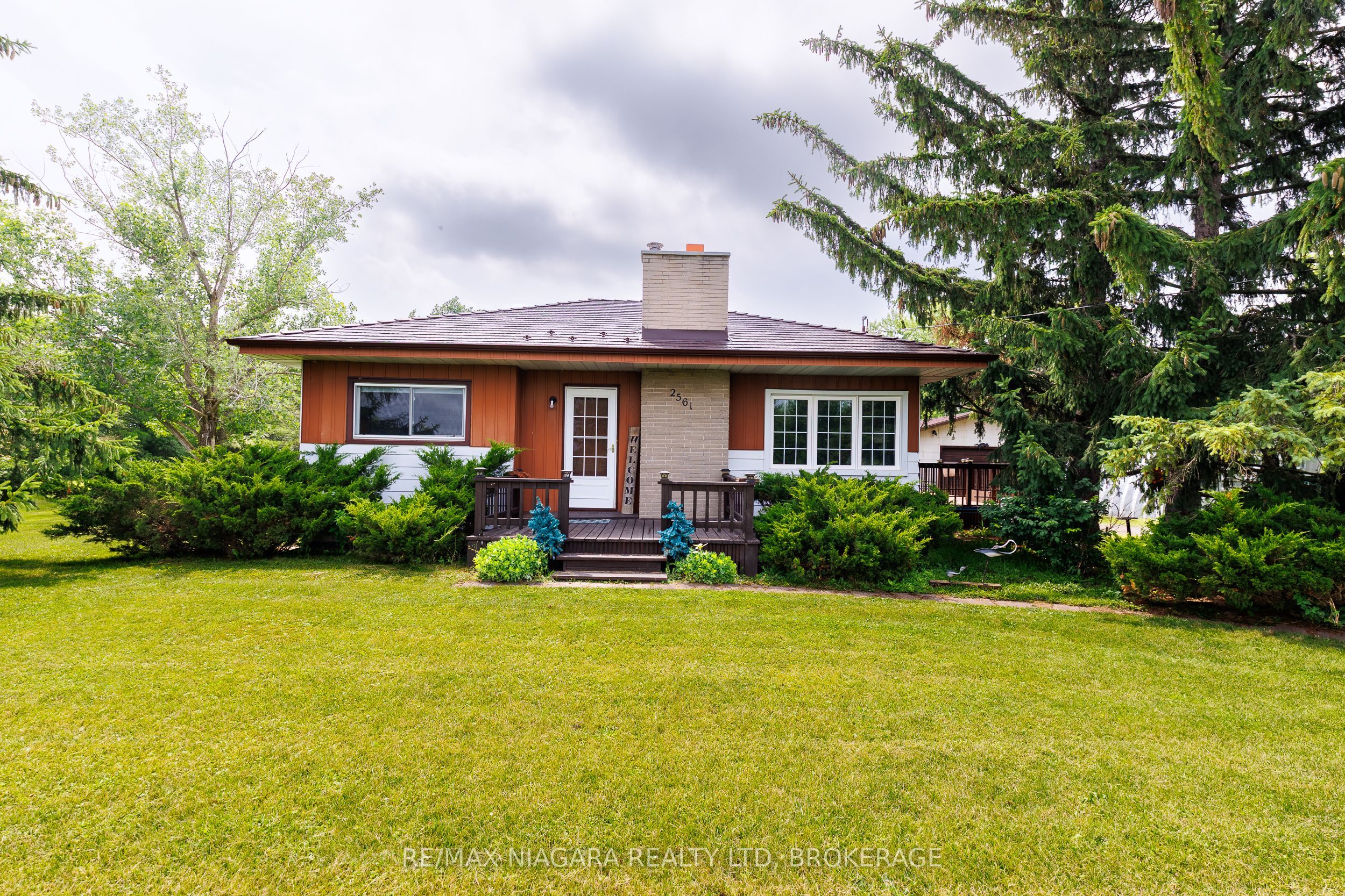 2561 Point Abino Road N, Fort Erie, ON L0S 1S0 photo 3