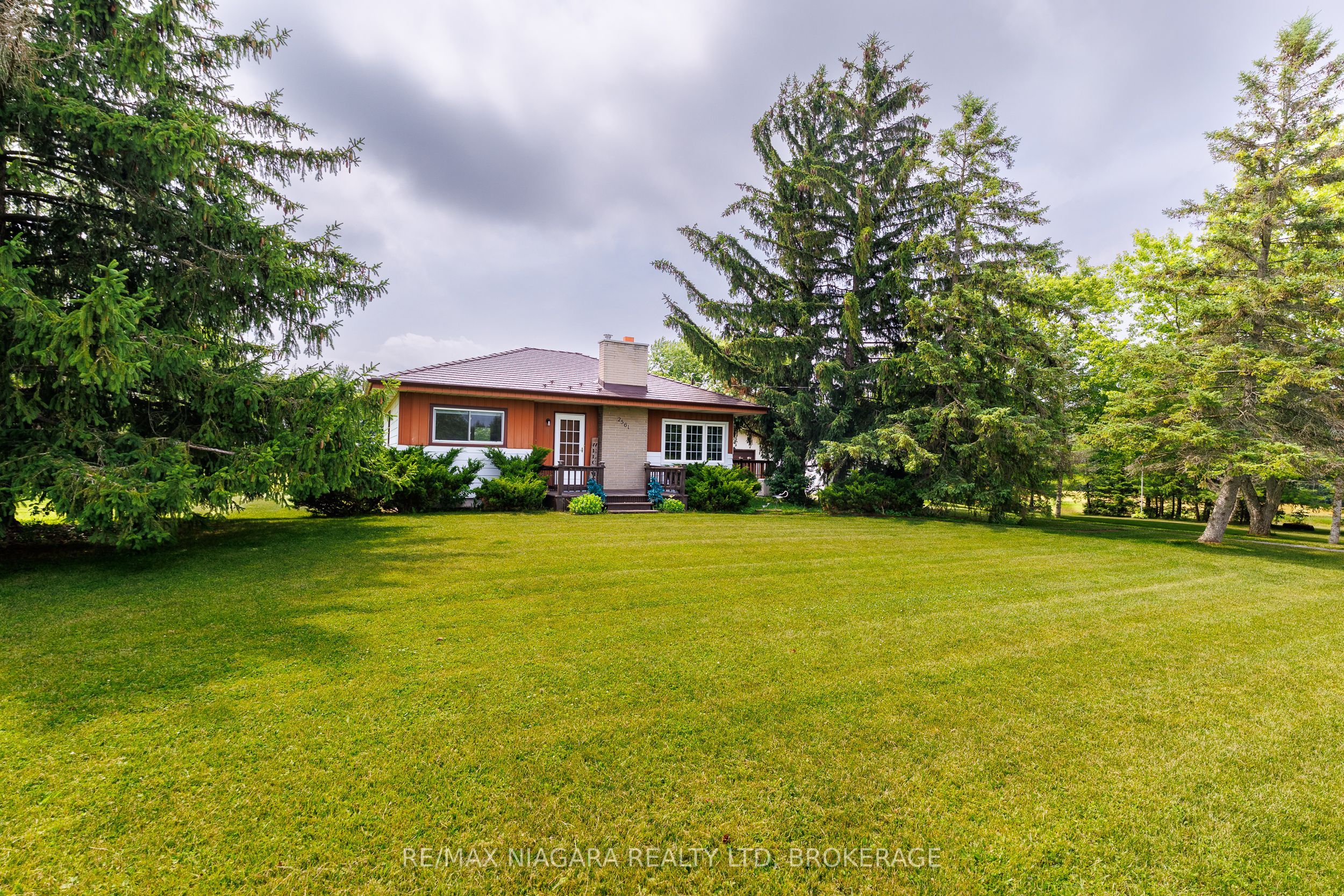 2561 Point Abino Road N, Fort Erie, ON L0S 1S0 photo 4