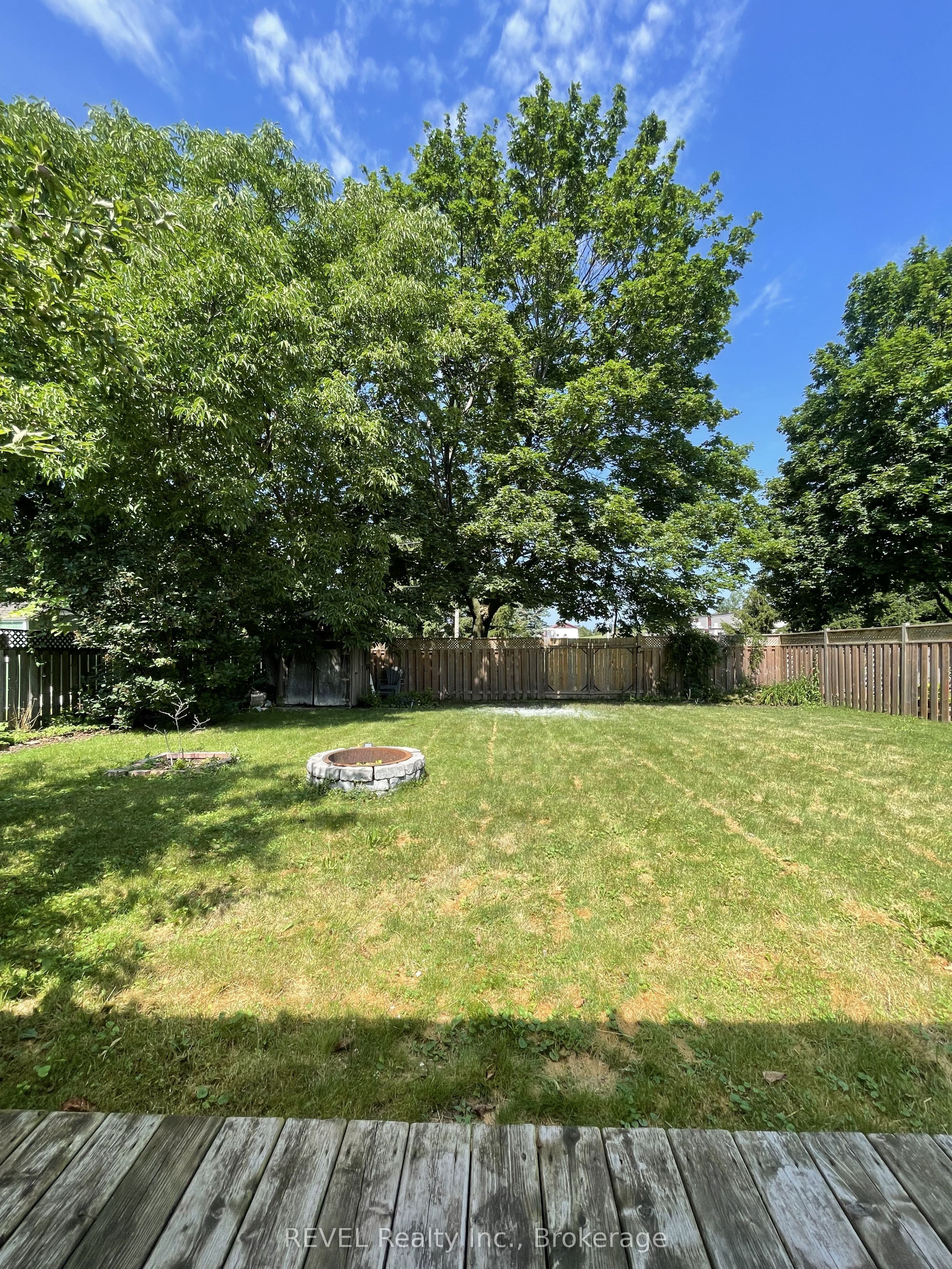 24 Rembrandt Drive, Grimsby, ON L3M 5A1 photo 2