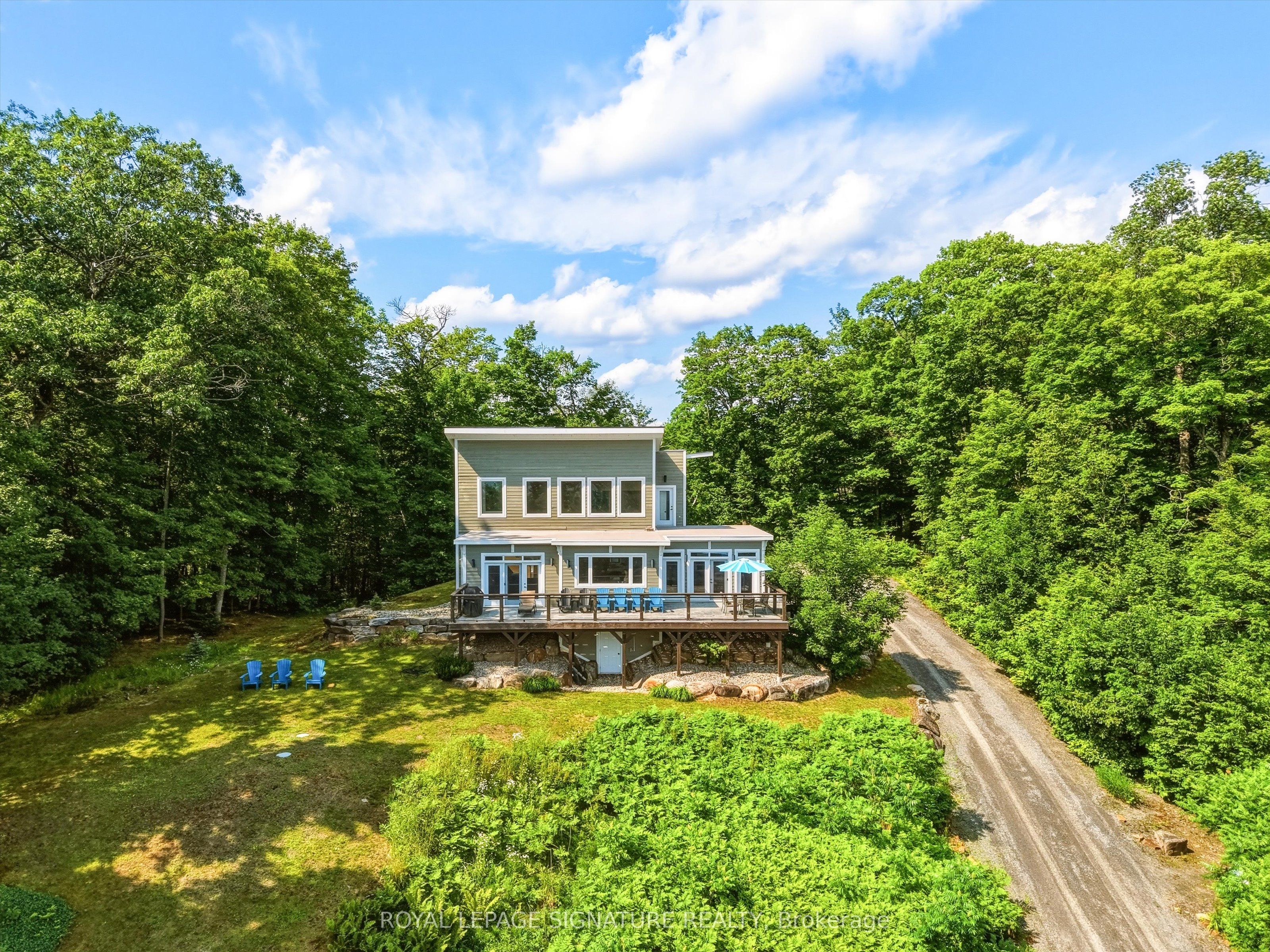 180 Allison's Point Road, Huntsville, ON P1H 1B5
