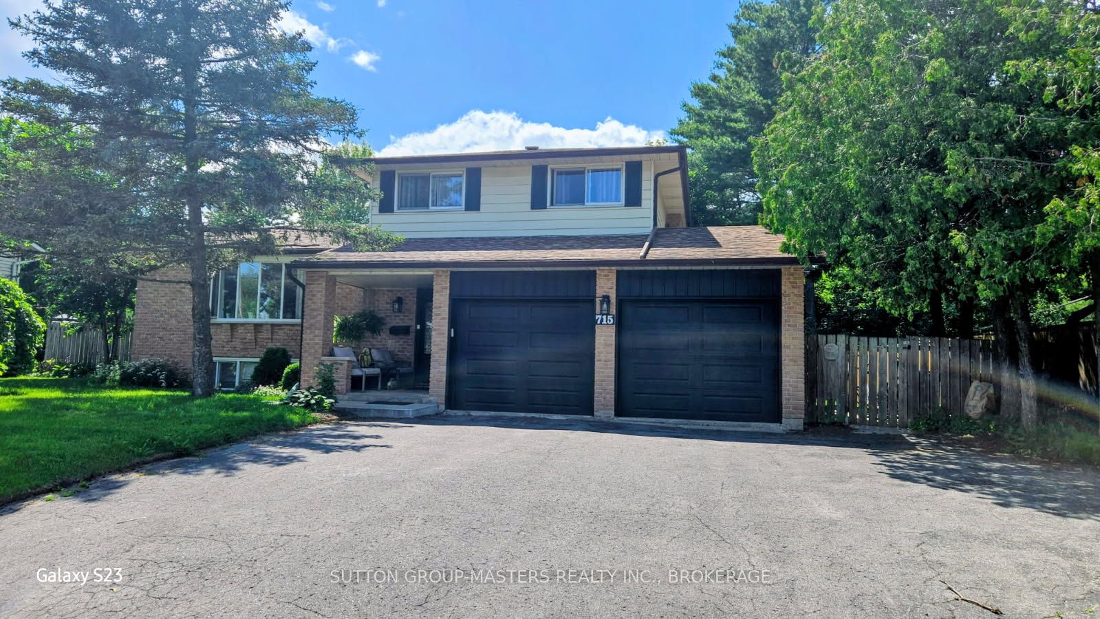 715 E Collins Bay Road, Kingston, ON K7M 5H1
