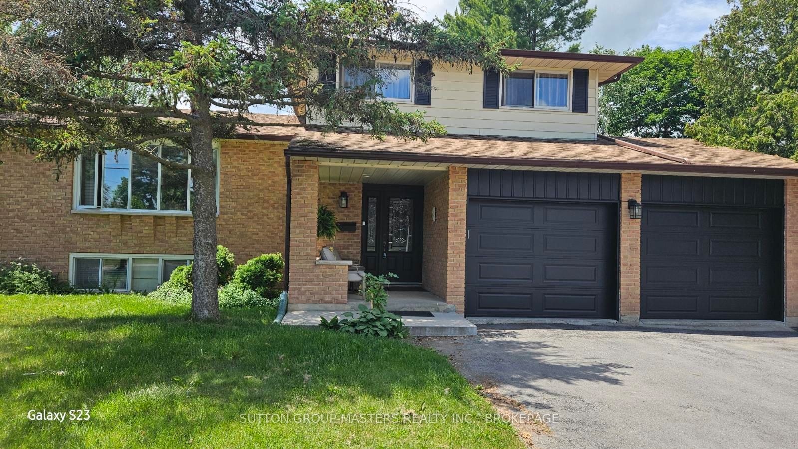 715 E Collins Bay Road, Kingston, ON K7M 5H1 photo 3