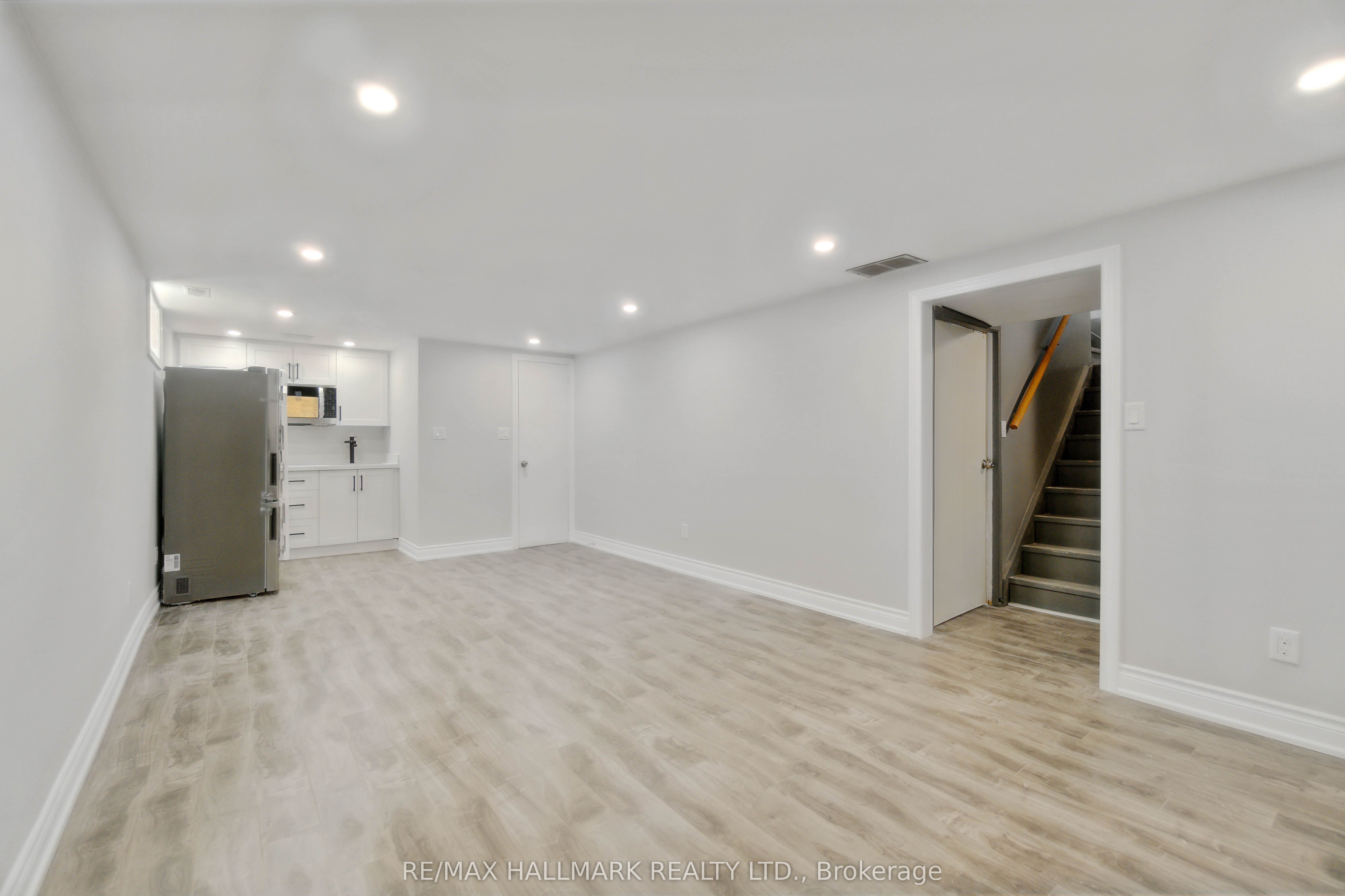 91 Boston (Lower) Crescent, Hamilton, ON L8T 4N1 photo 3