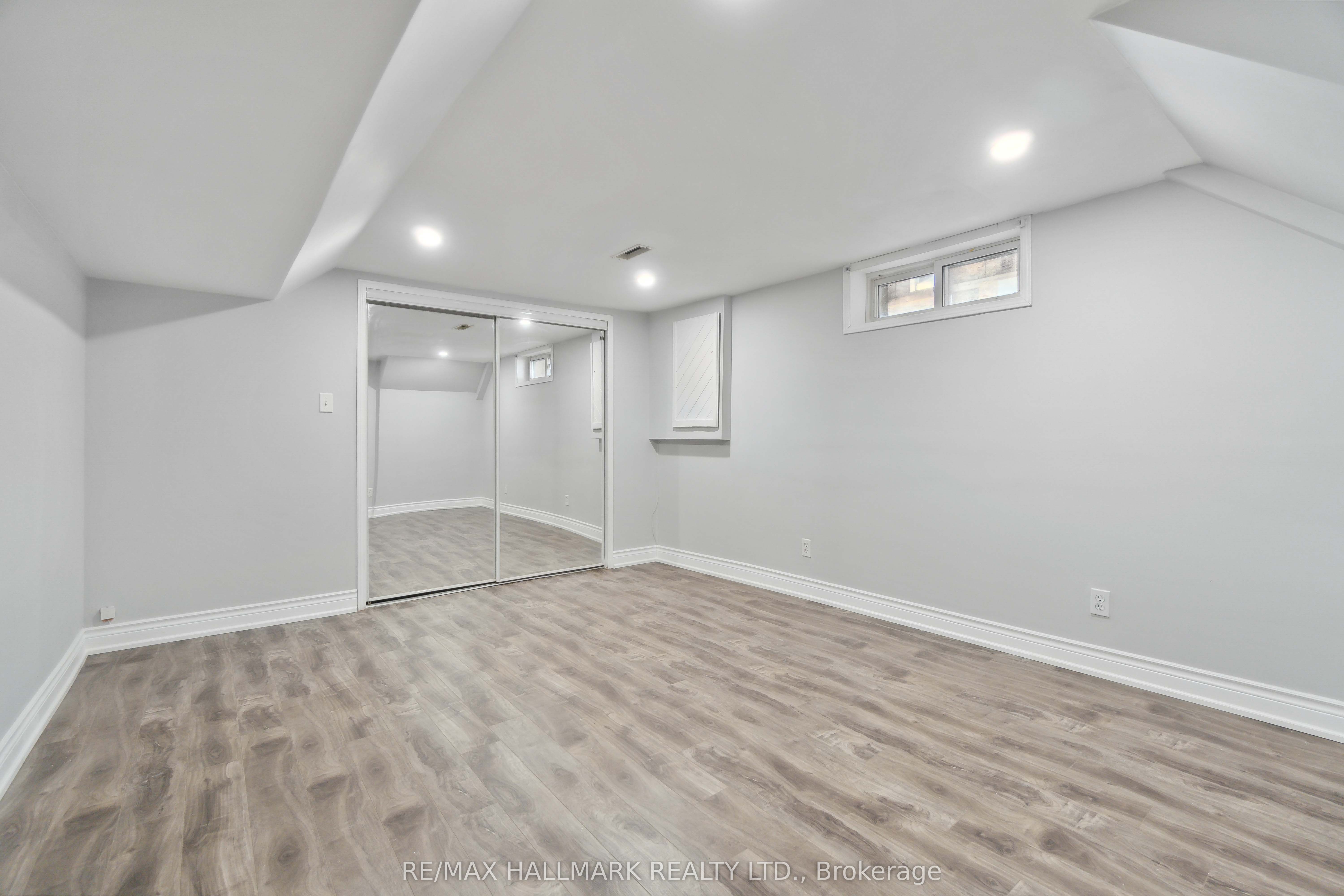 91 Boston (Lower) Crescent, Hamilton, ON L8T 4N1 photo 4