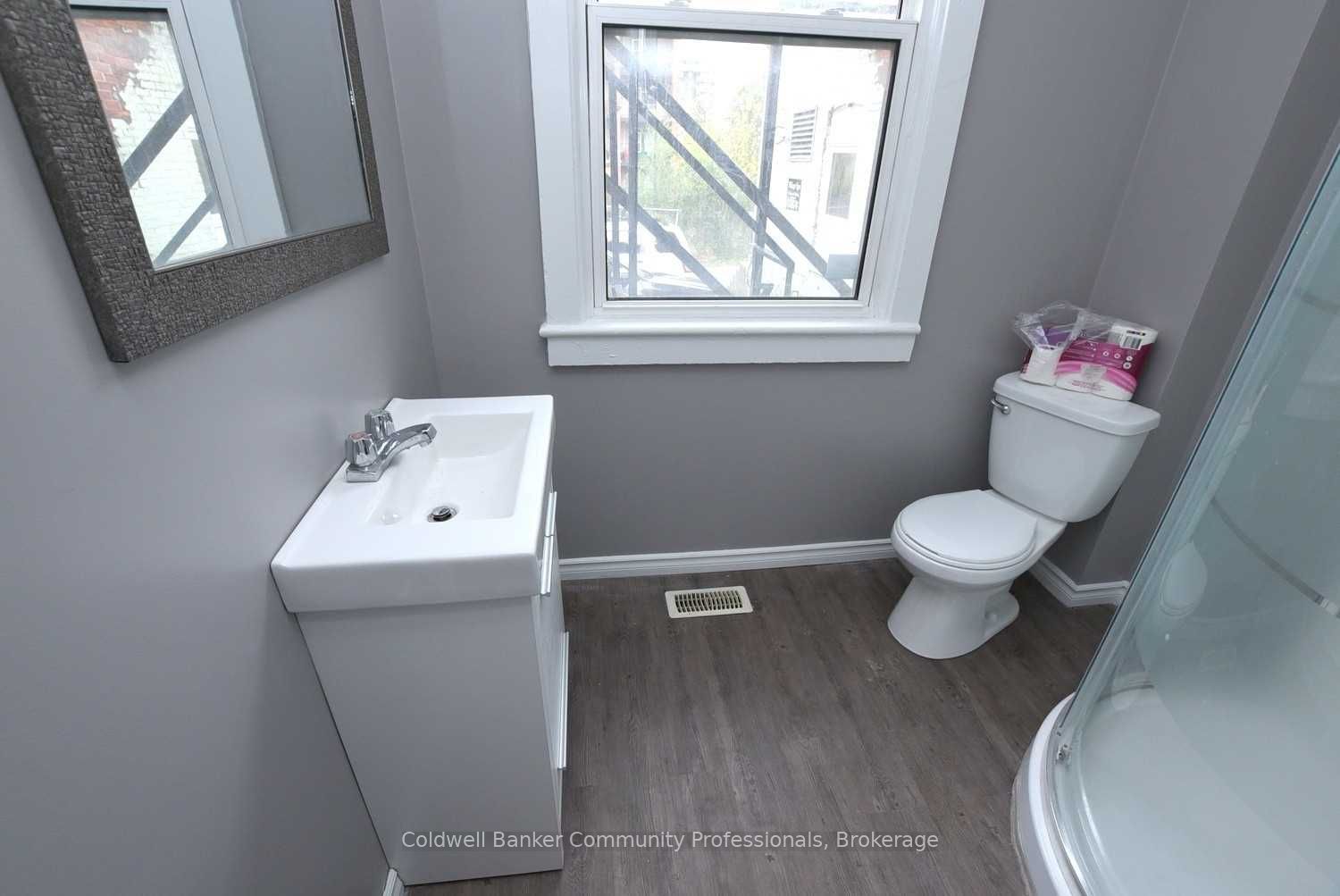 78 George Street, Hamilton, ON L8P 1C9 photo 3
