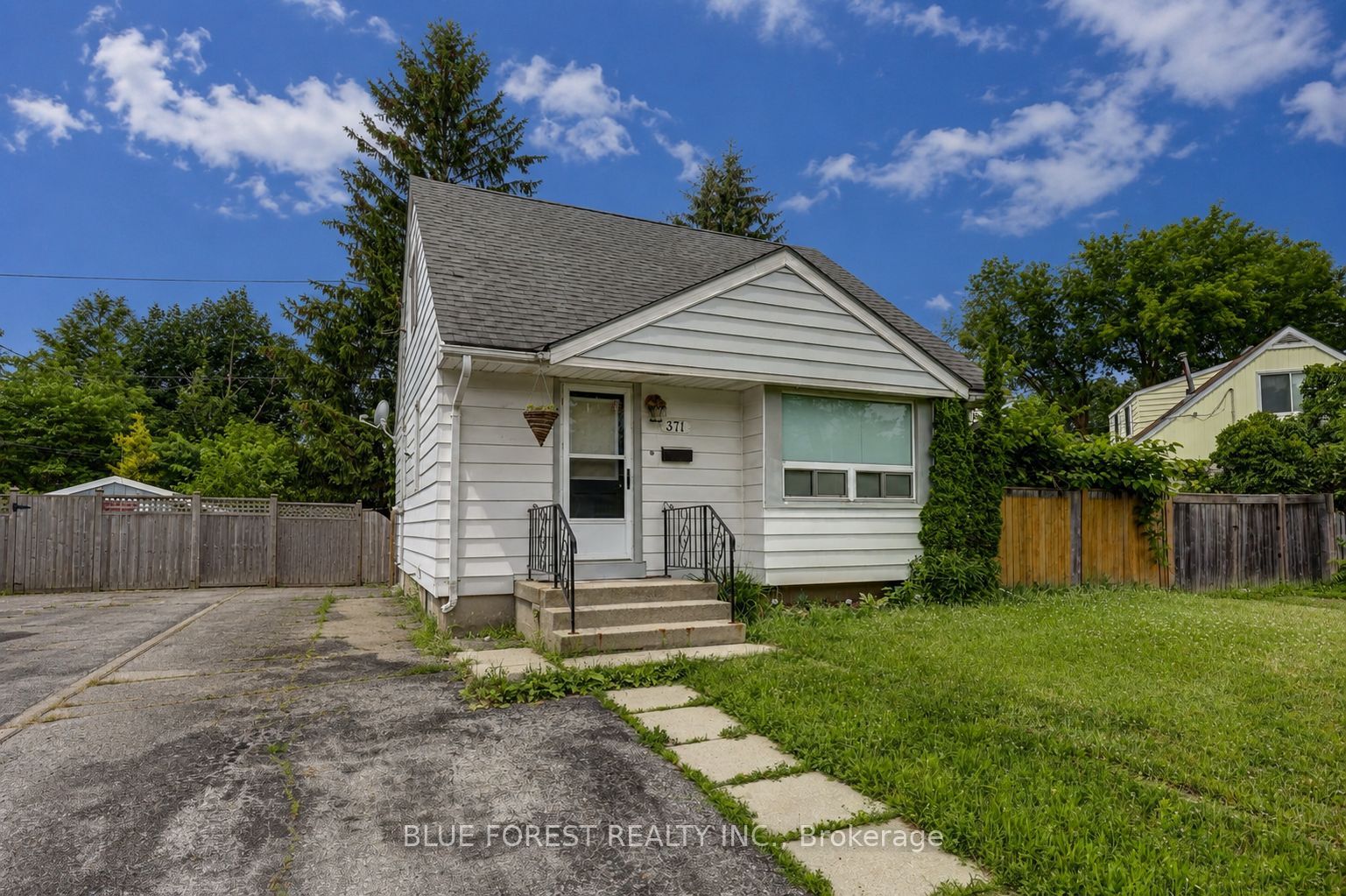 371 FLANDERS Row, London East, ON N5Y 1C3