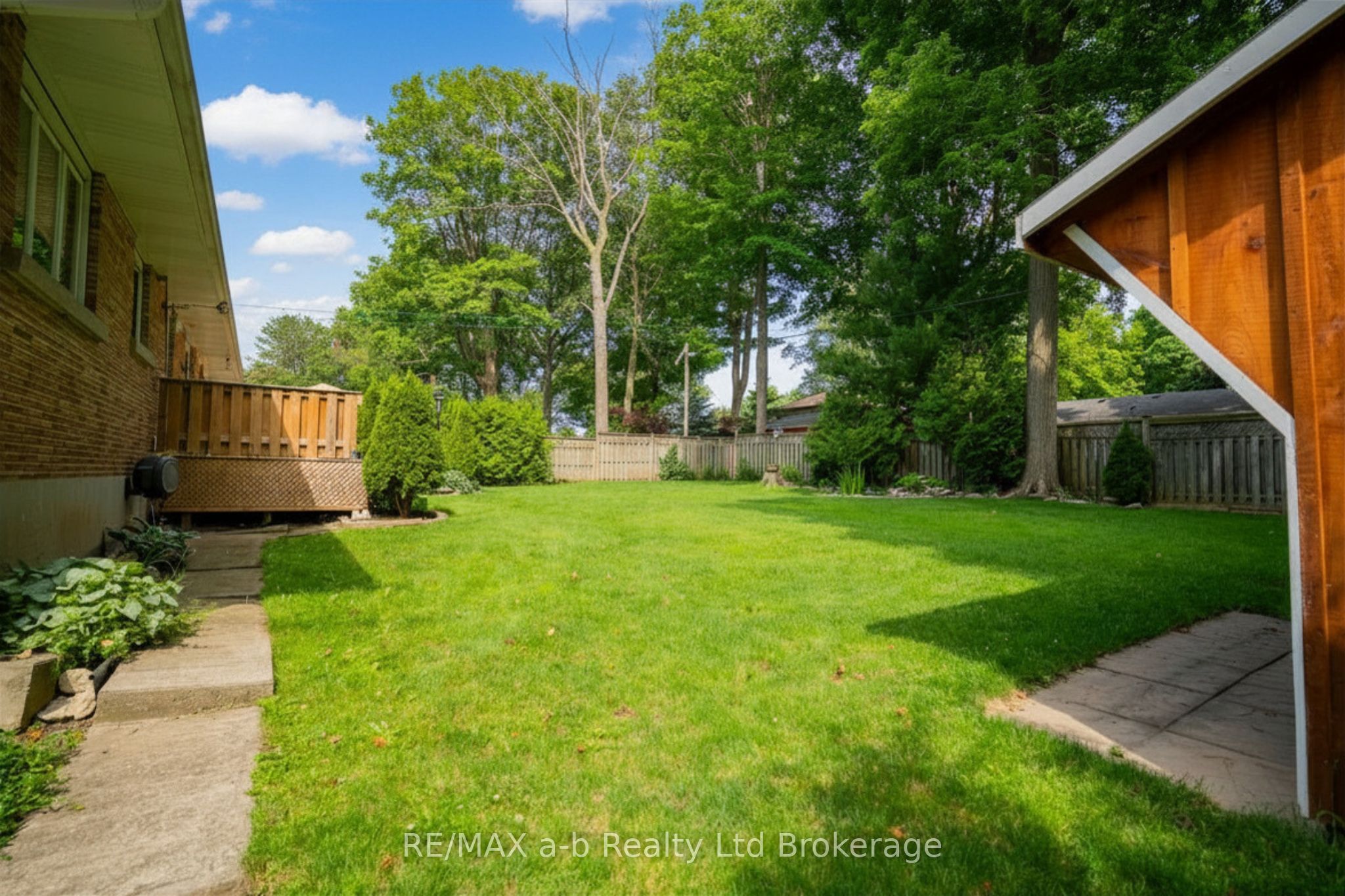 88 North Street W, Tillsonburg, ON N4G 1C3 photo 5