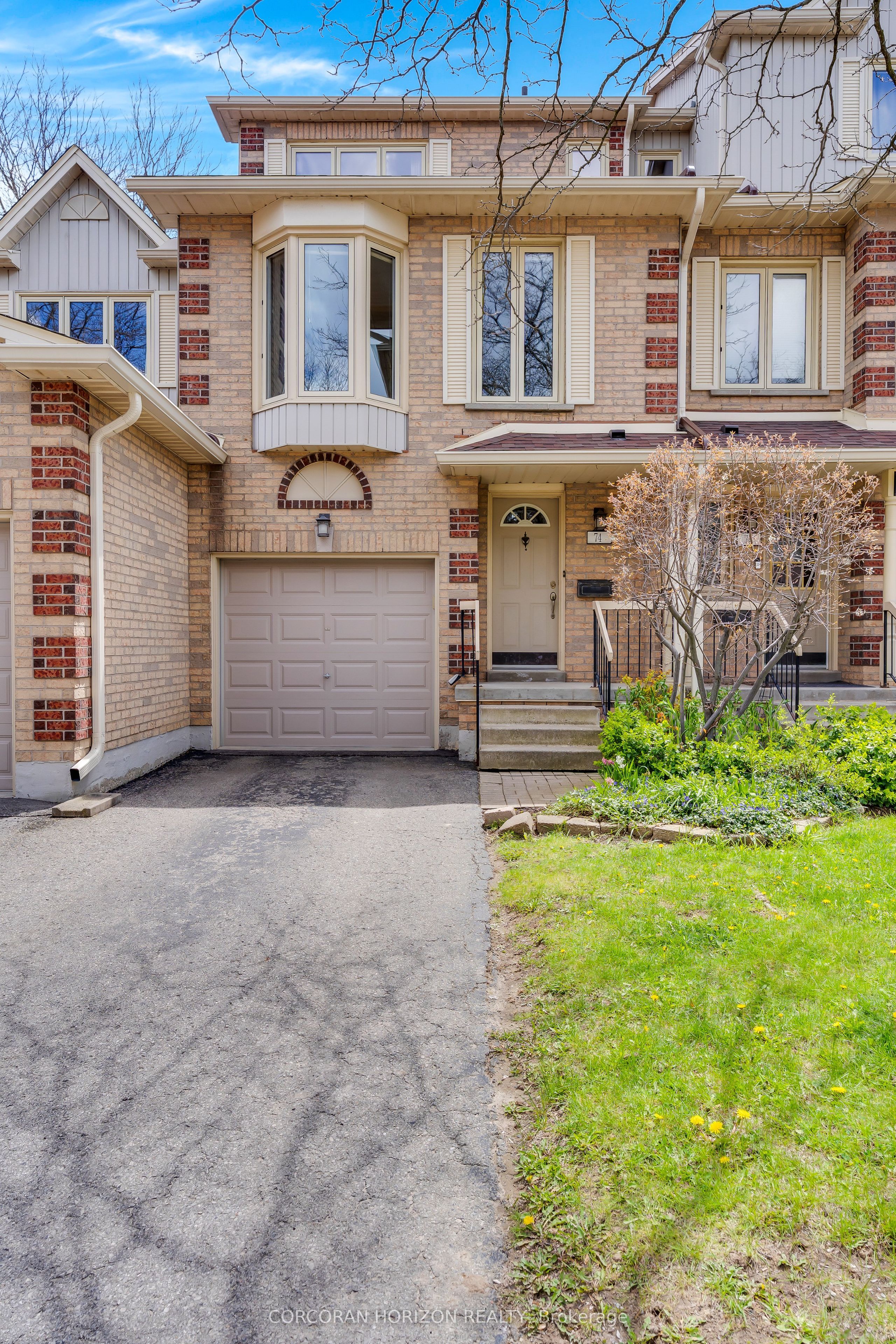 302 College Avenue W 74, Guelph, ON N1G 4T6 photo 2