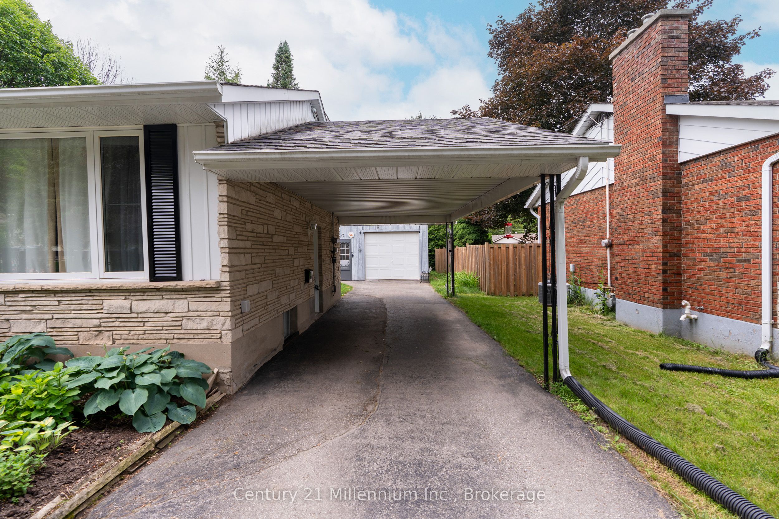 128 7th Avenue E, Owen Sound, ON N4K 2W7 photo 4