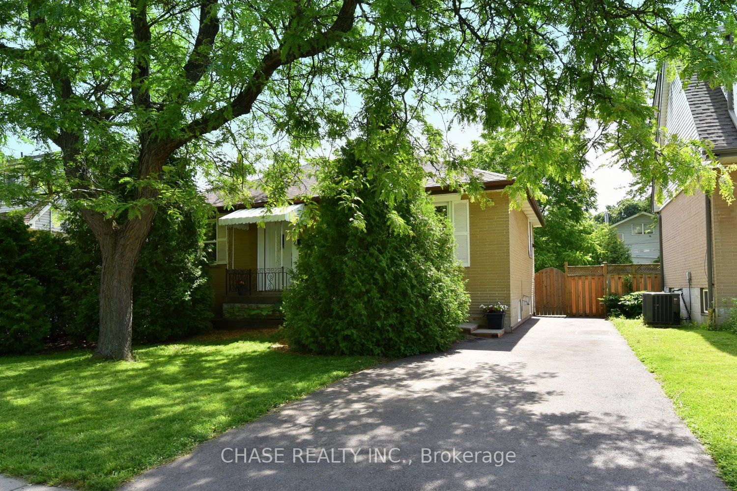 107 West 32nd Street, Hamilton, ON L9C 5G8