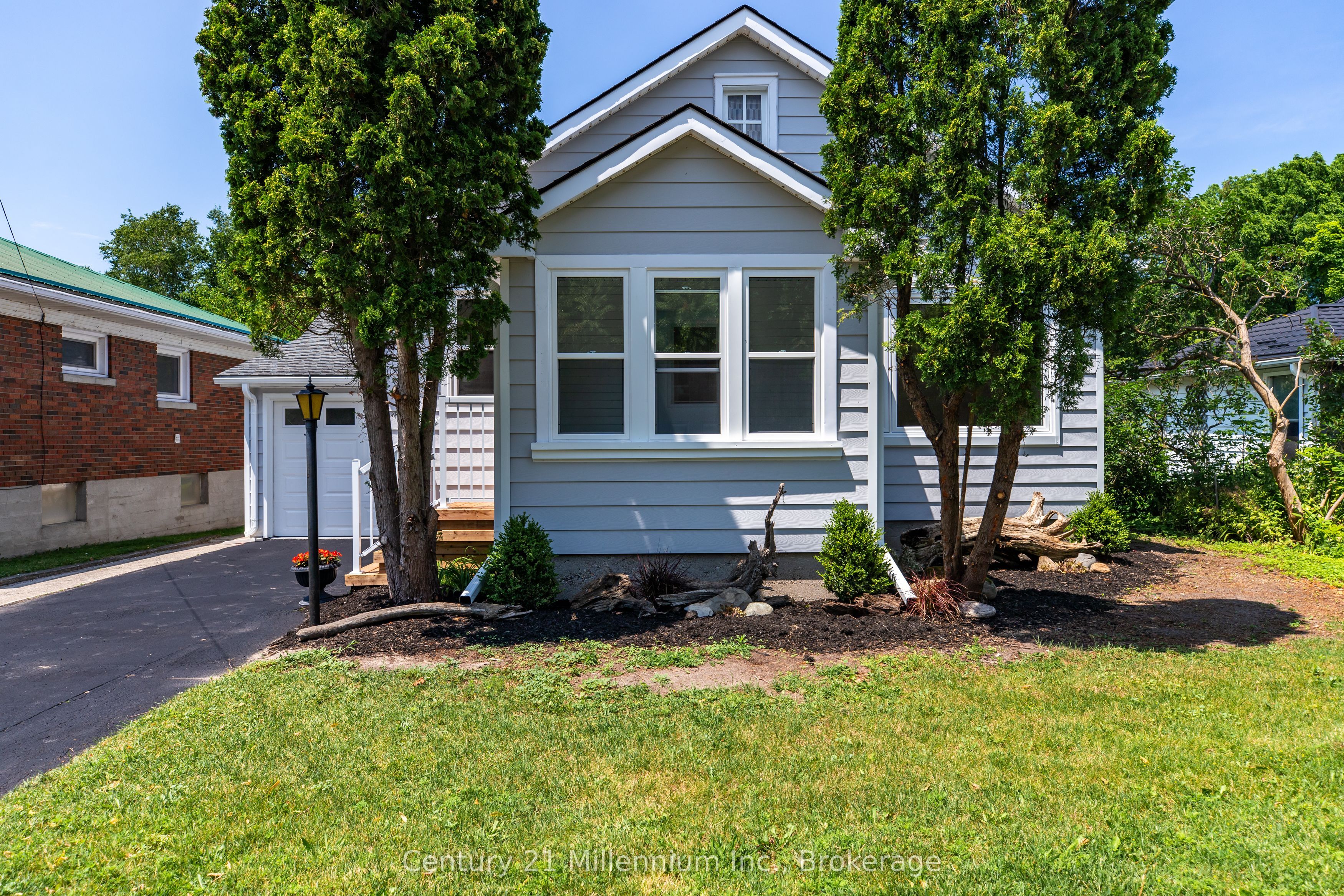 902 Huron Terrace, Kincardine, ON N2Z 2Y1