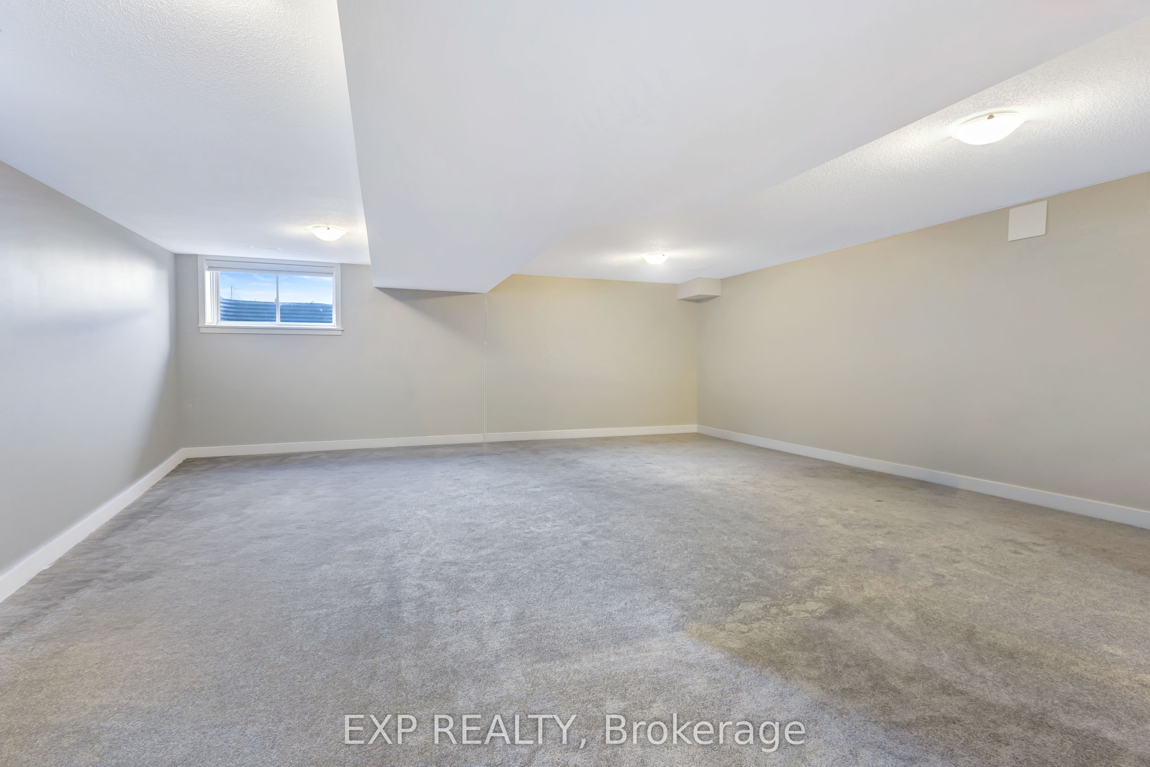 1007 Hydrangea Avenue, Blossom Park - Airport and Area, ON K4M 0L4