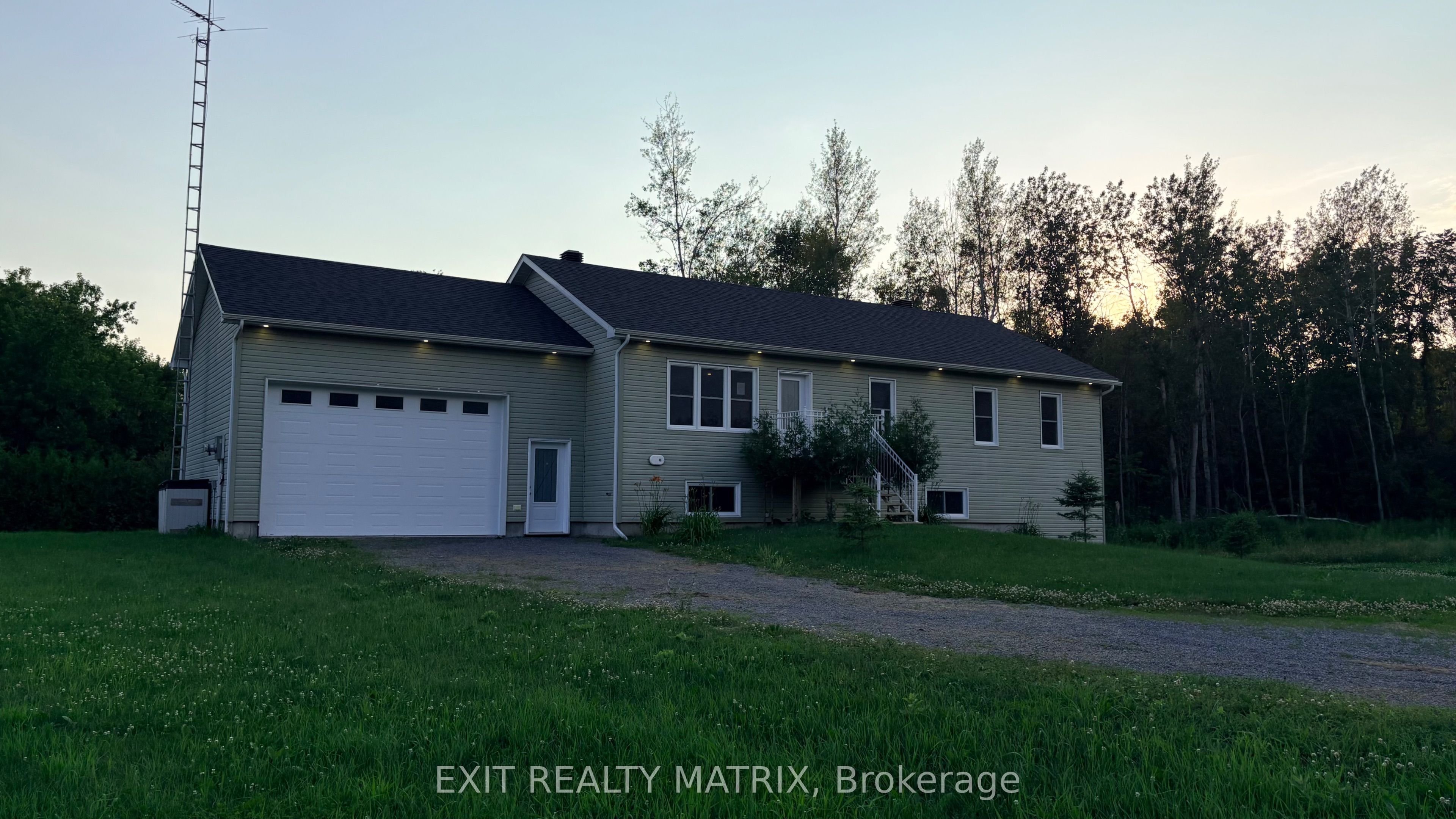 21992 Beauchamp Drive, South Glengarry, ON K0C 1Z0 photo 3