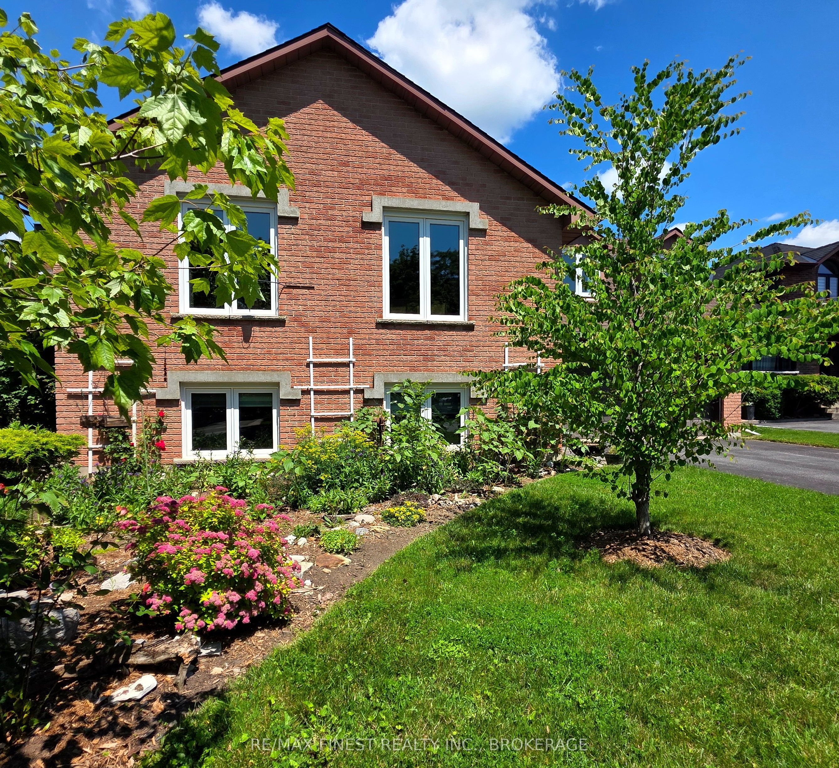 23 Old Oak Road, Kingston, ON K7M 7C3 photo 2