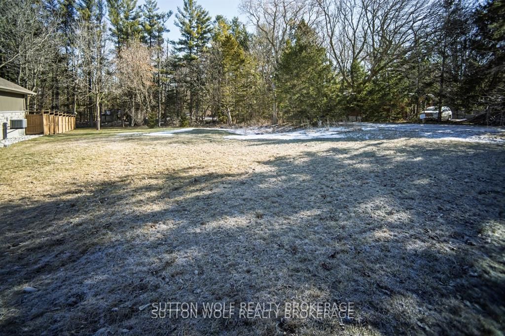 361 Park Street, Strathroy-Caradoc, ON N7G 3H5 photo 3