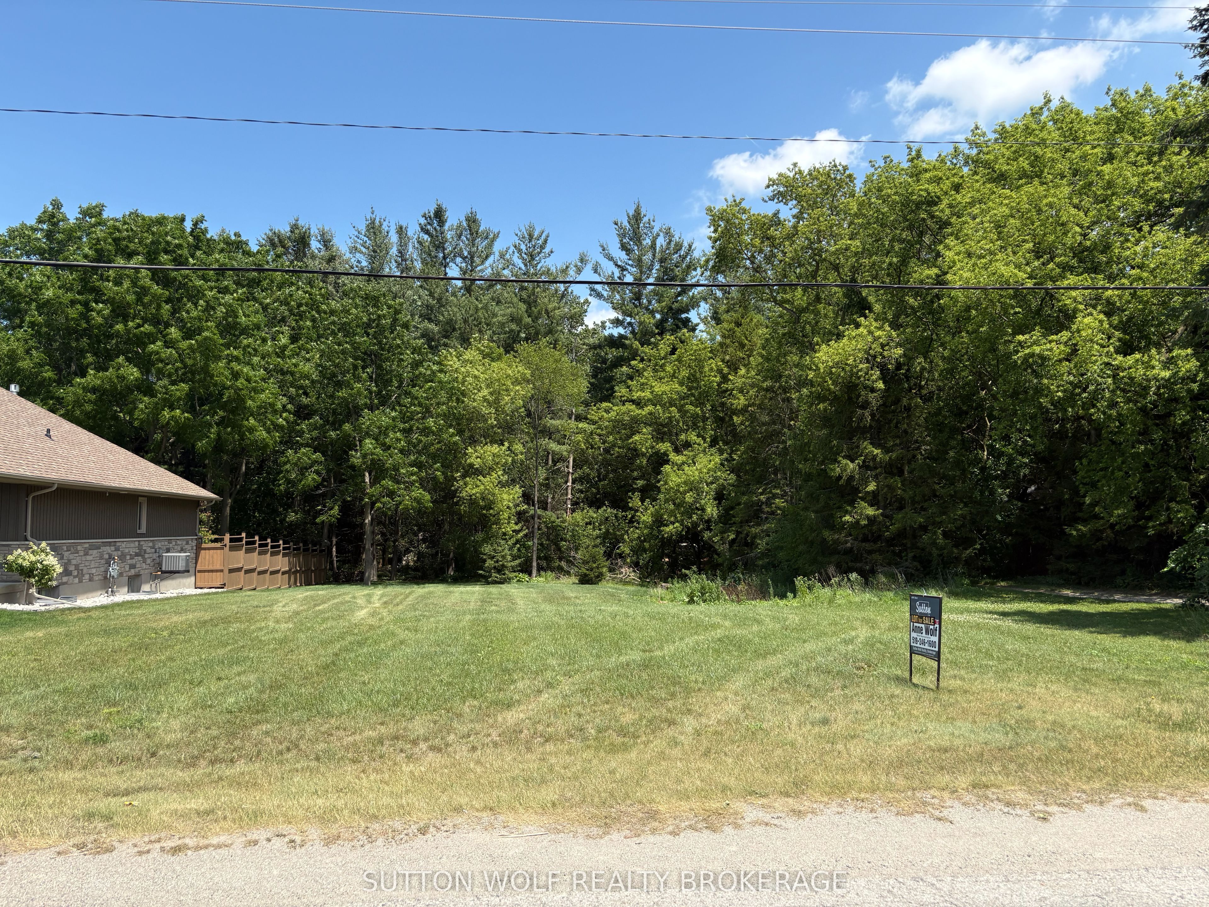 361 Park Street, Strathroy-Caradoc, ON N7G 3H5 photo 4